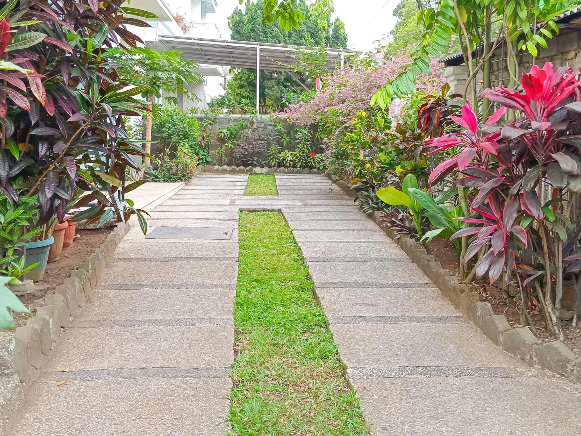 Cozy Homestay Syariah Mitra RedDoorz Bandung