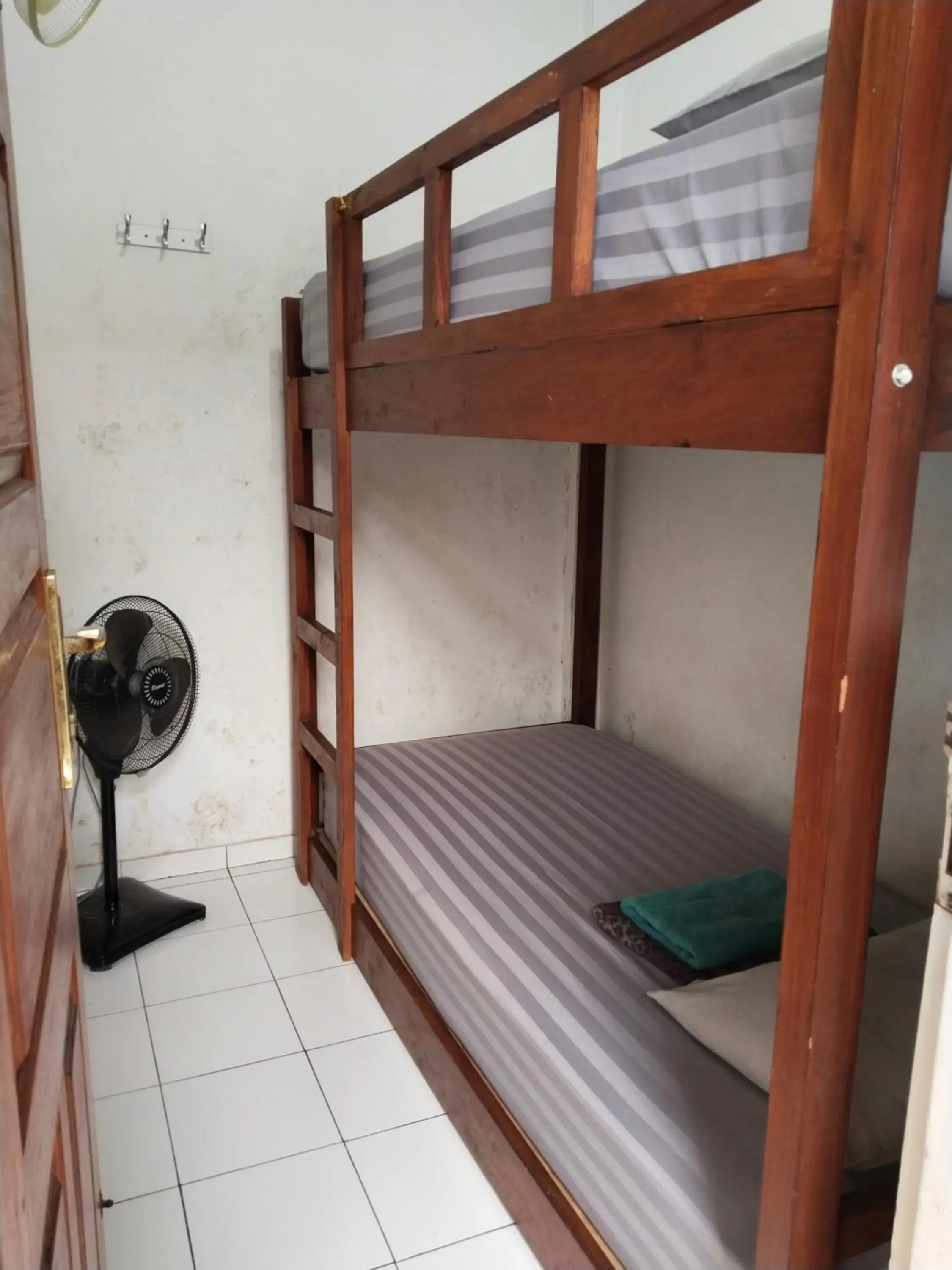 Bunk Bed in Mixed Dormitory Room in Rumah Panjaitan Bunk Bed in Mixed Dormitory Room in Rumah Panjaitan