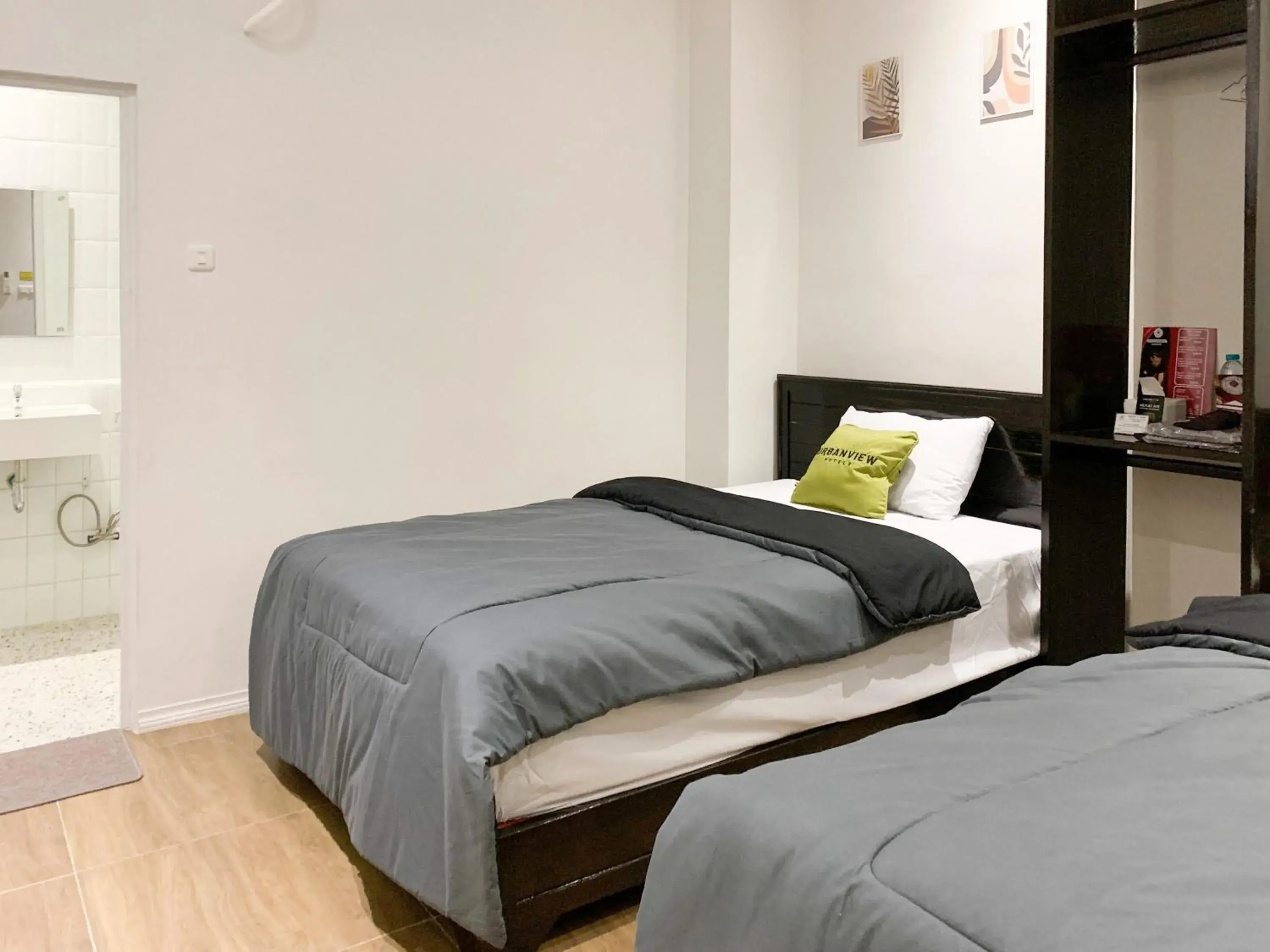 Deluxe Twin Room in Urbanview House of IKIGAI Deluxe Twin Room in Urbanview House of IKIGAI