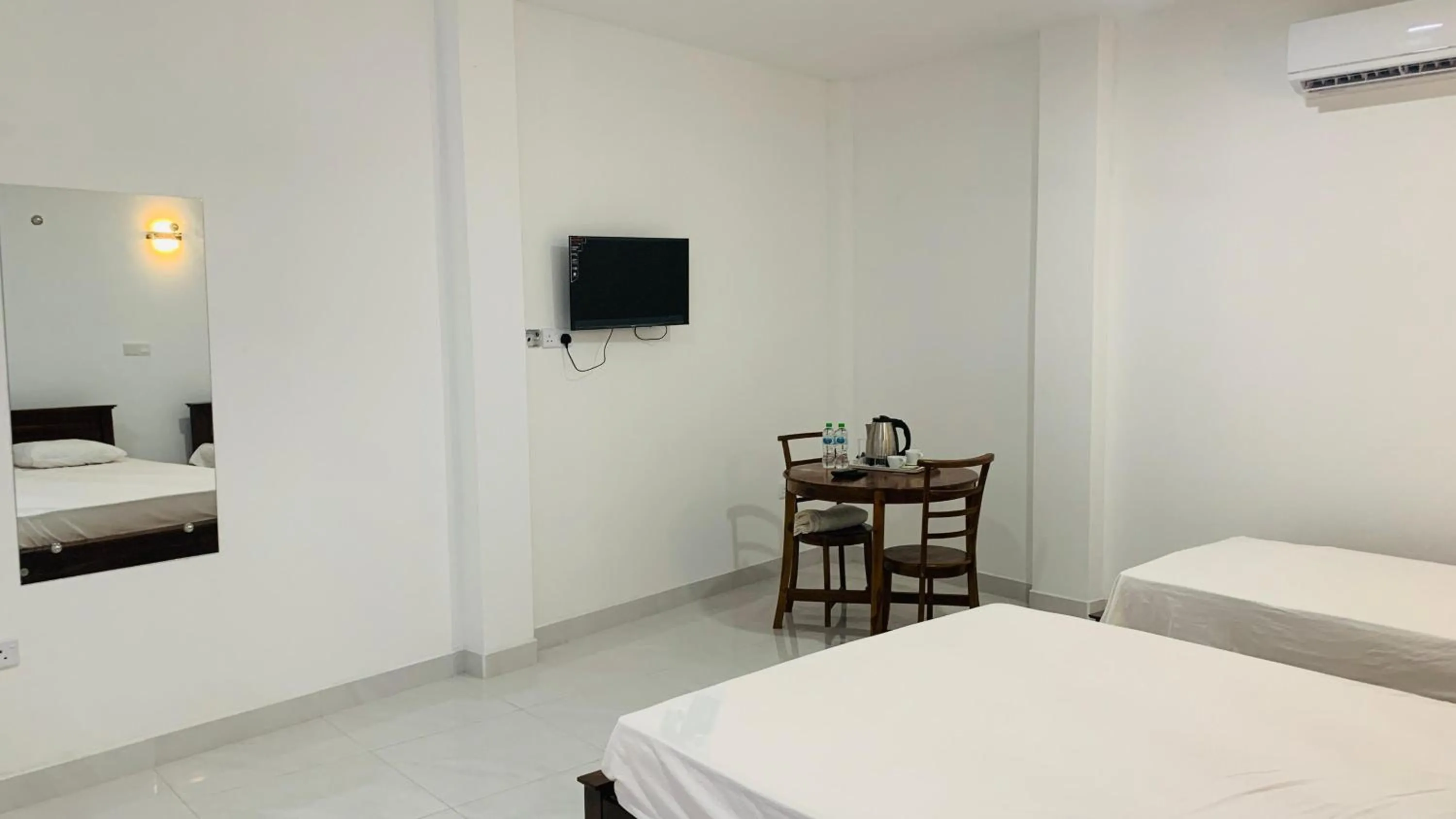 TV and multimedia, Bed in Meridian Holiday Resort