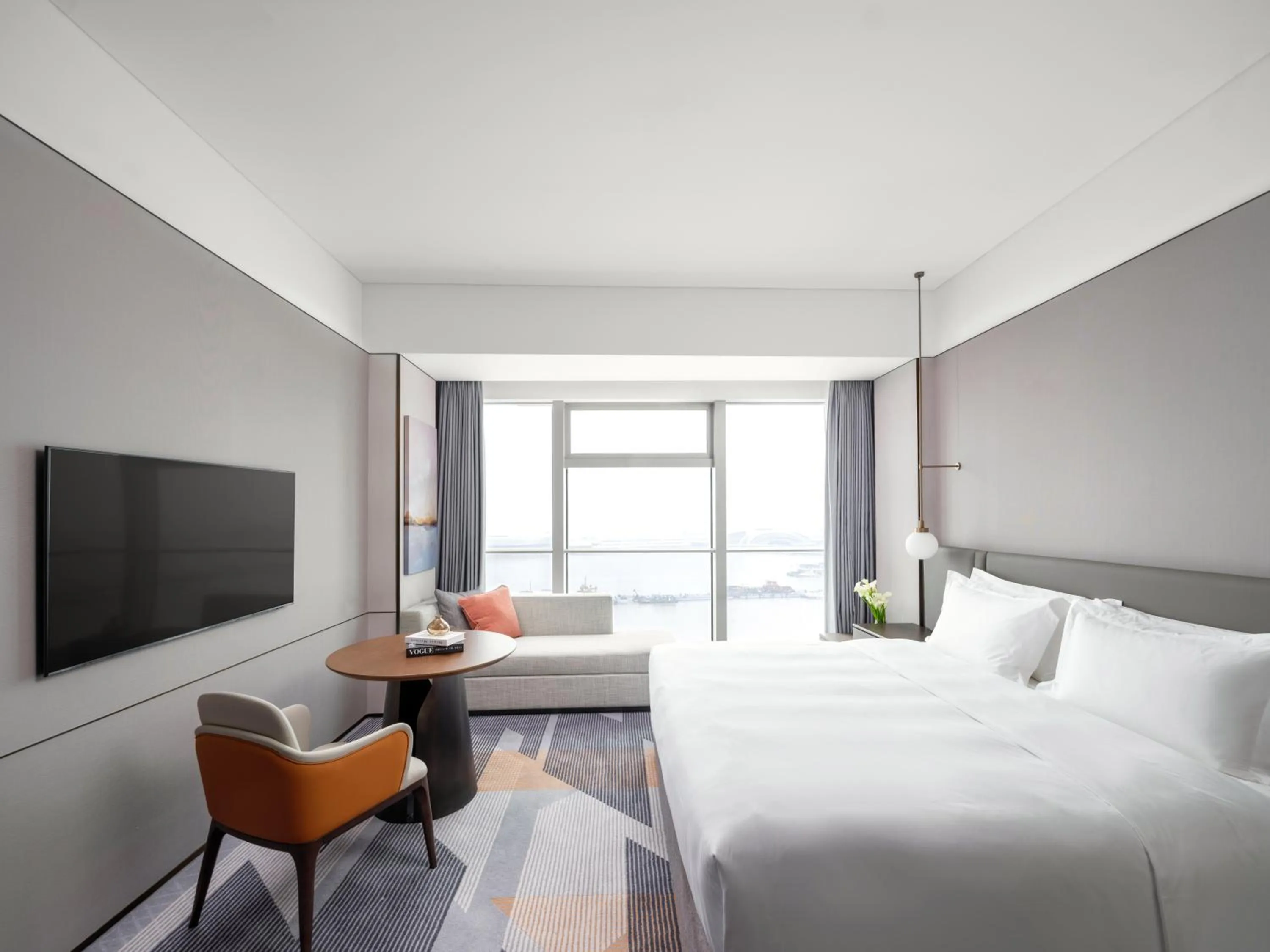Bedroom, Bed in Cordis Shanghai Seaworld