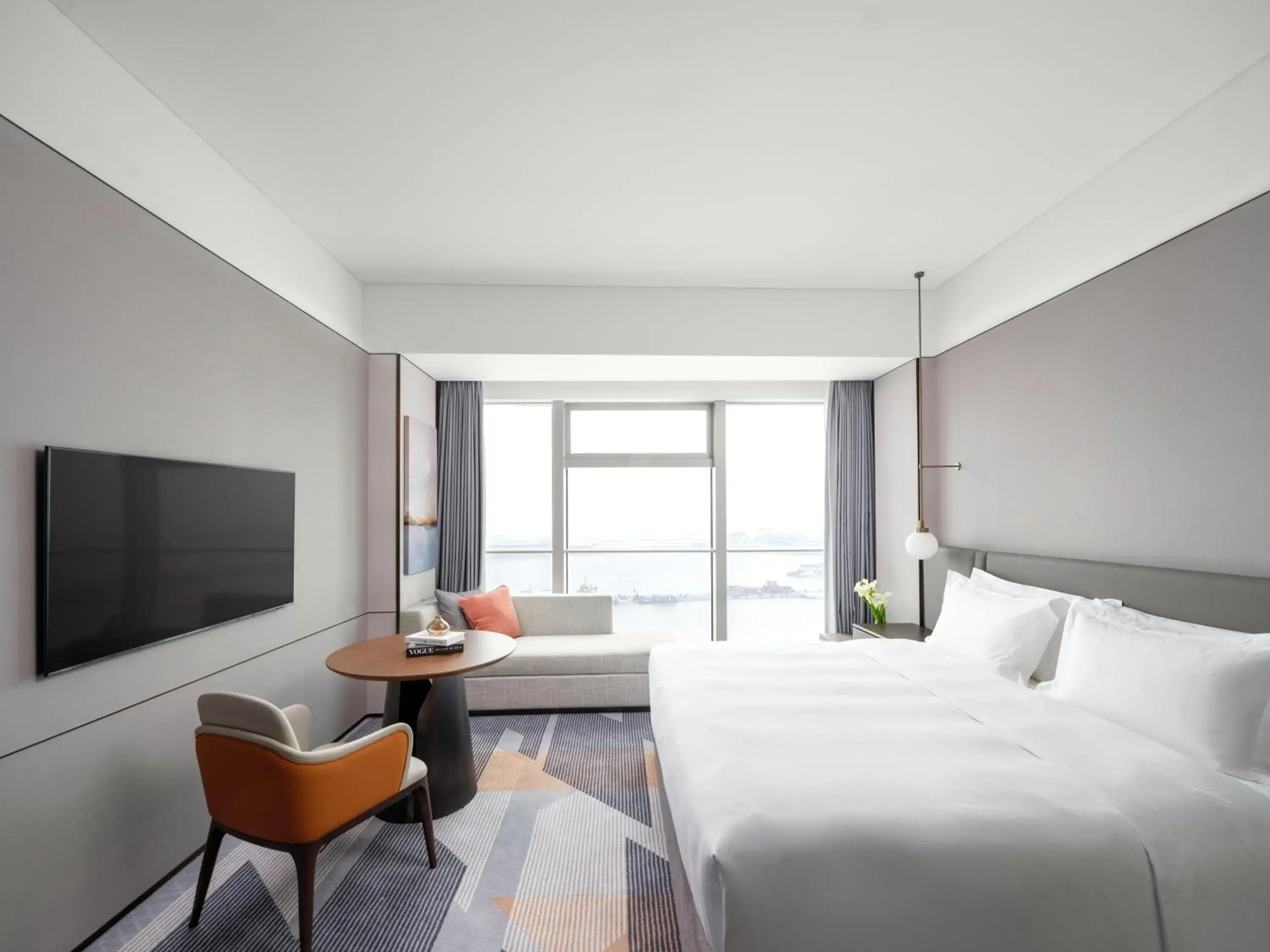 Superior King Room with River View in Cordis Shanghai Seaworld Superior King Room with River View in Cordis Shanghai Seaworld