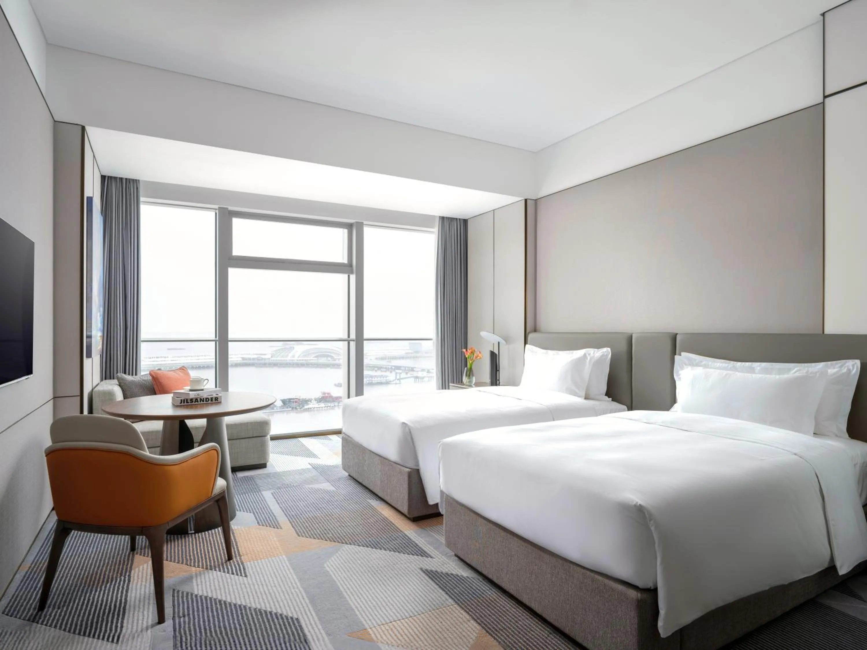 Bedroom, Bed in Cordis Shanghai Seaworld