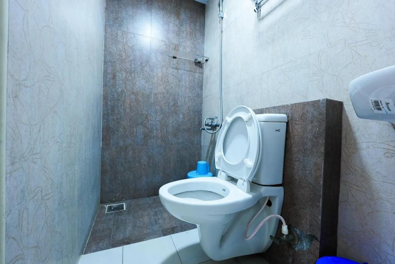 Bathroom in Madras Inn Nungambakam