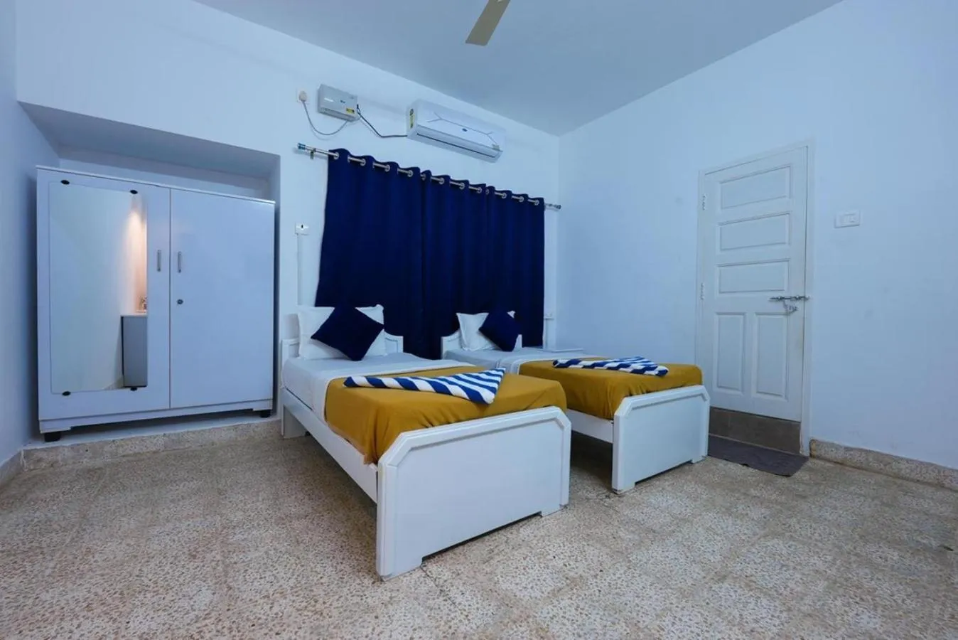 Bed in Madras Inn Nungambakam