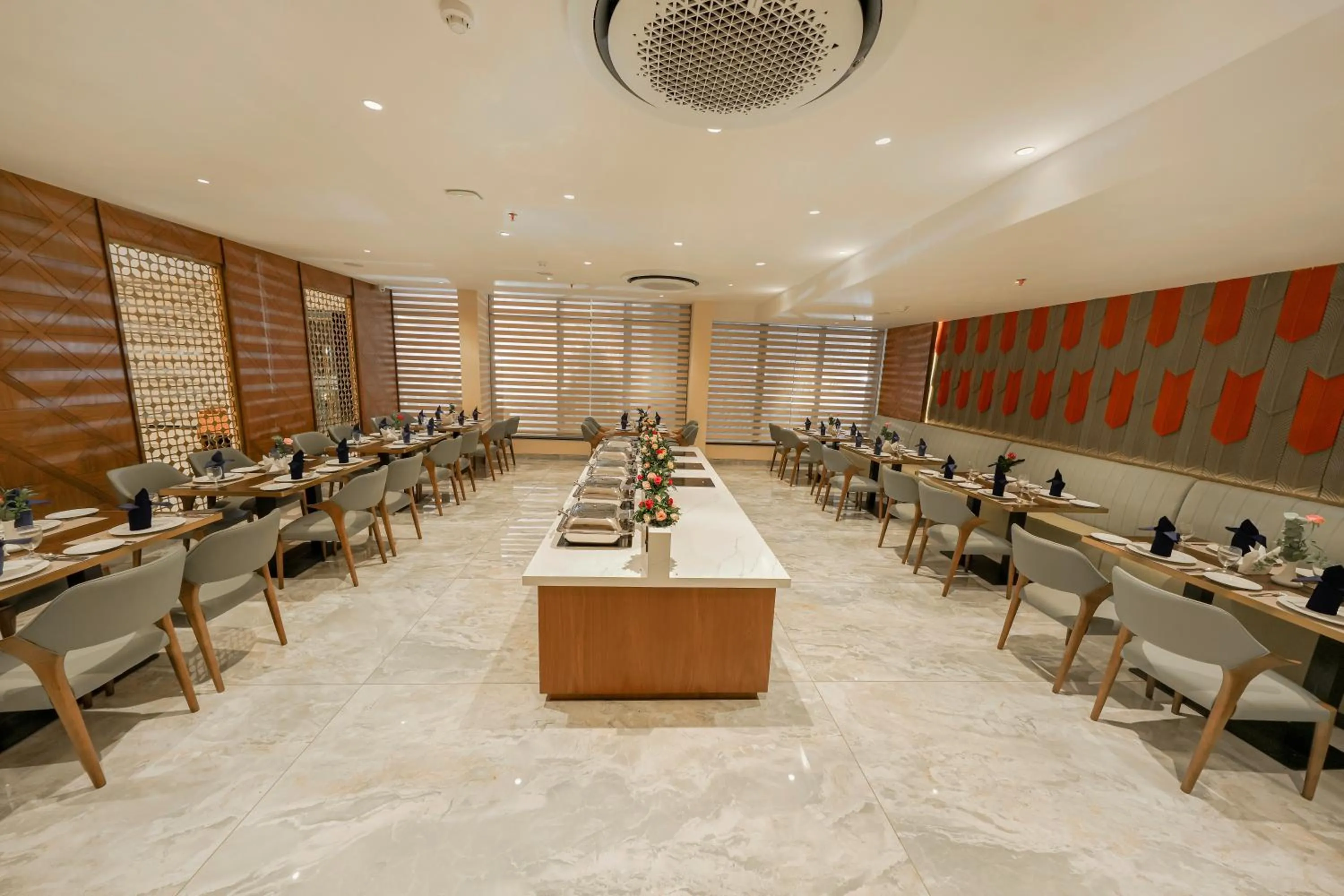 Restaurant/places to eat in VSC Porto Marina