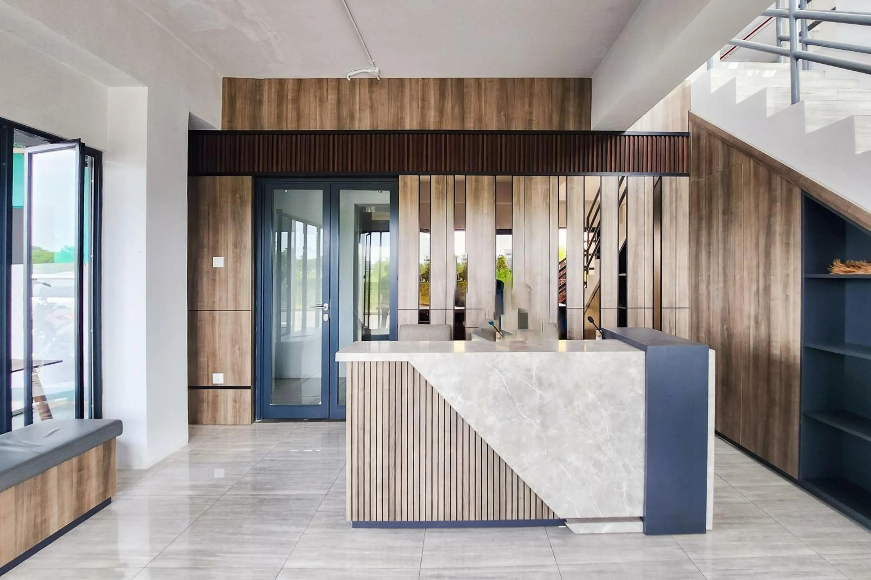 Lobby or reception in RedLiving Apartemen Riverdale Cikarang - Star Rooms