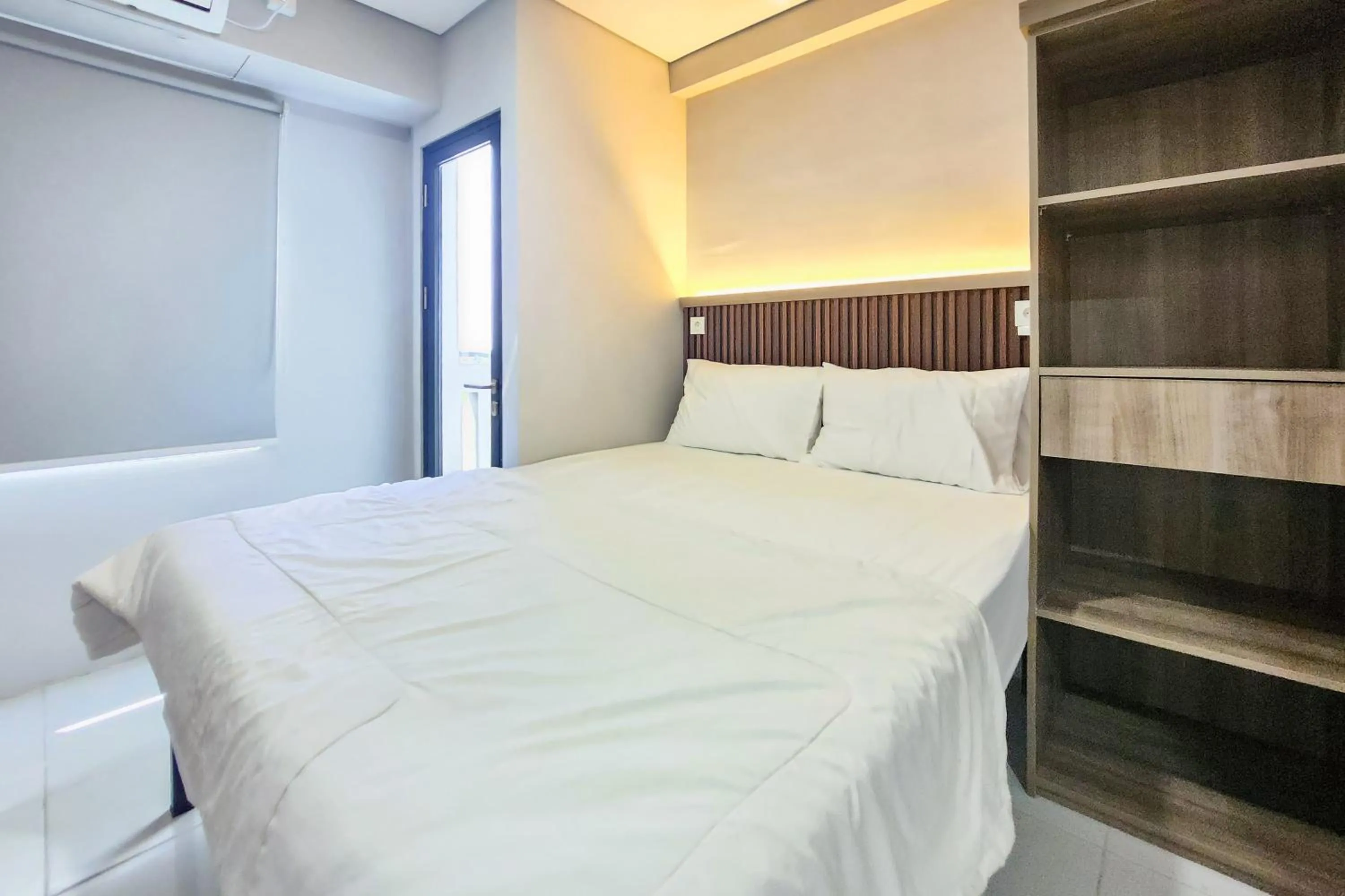 Bedroom, Bed in RedLiving Apartemen Riverdale Cikarang - Star Rooms