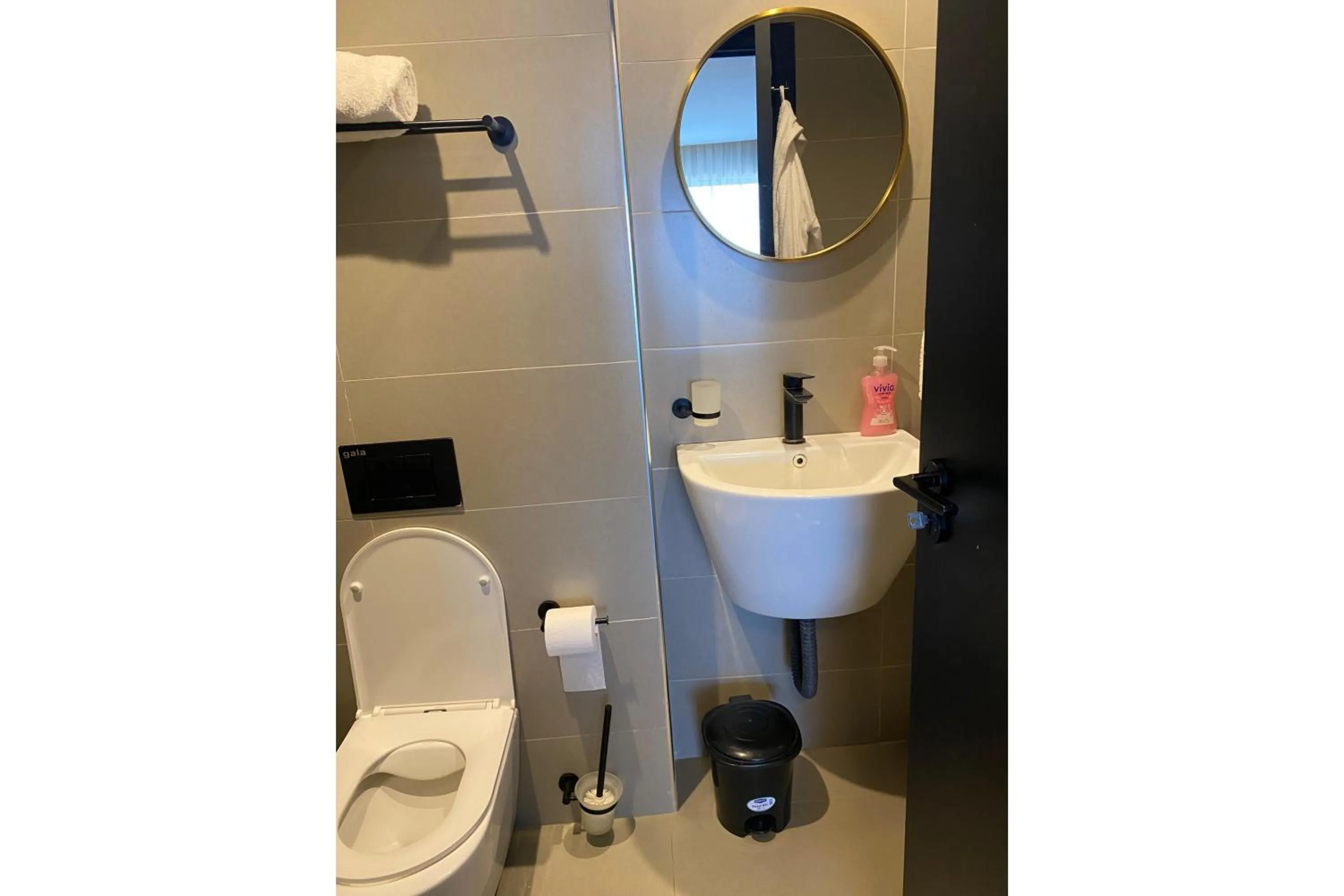 Toilet in Escada Serviced Apartments