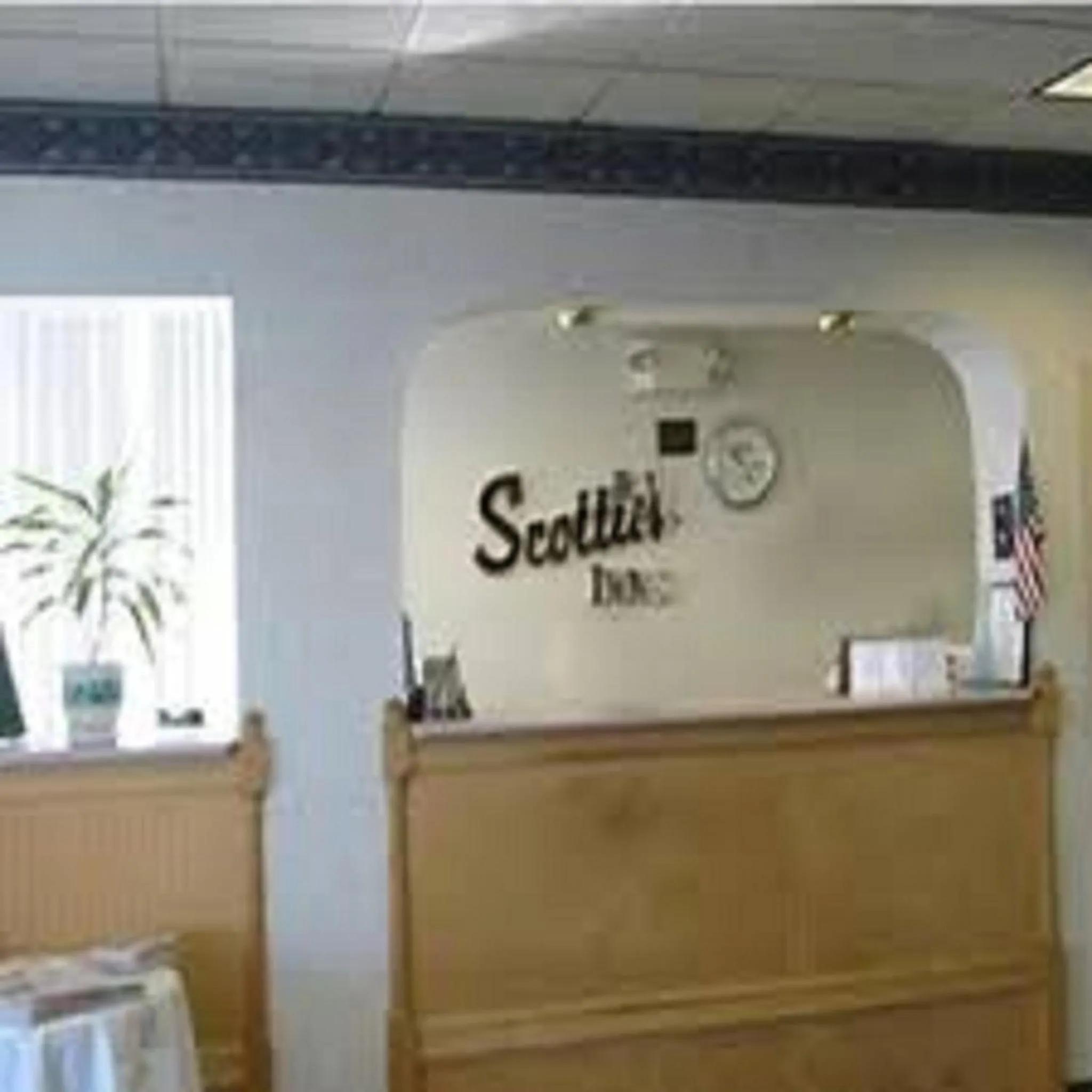 Lobby or reception in Scottish Inns - Commerce