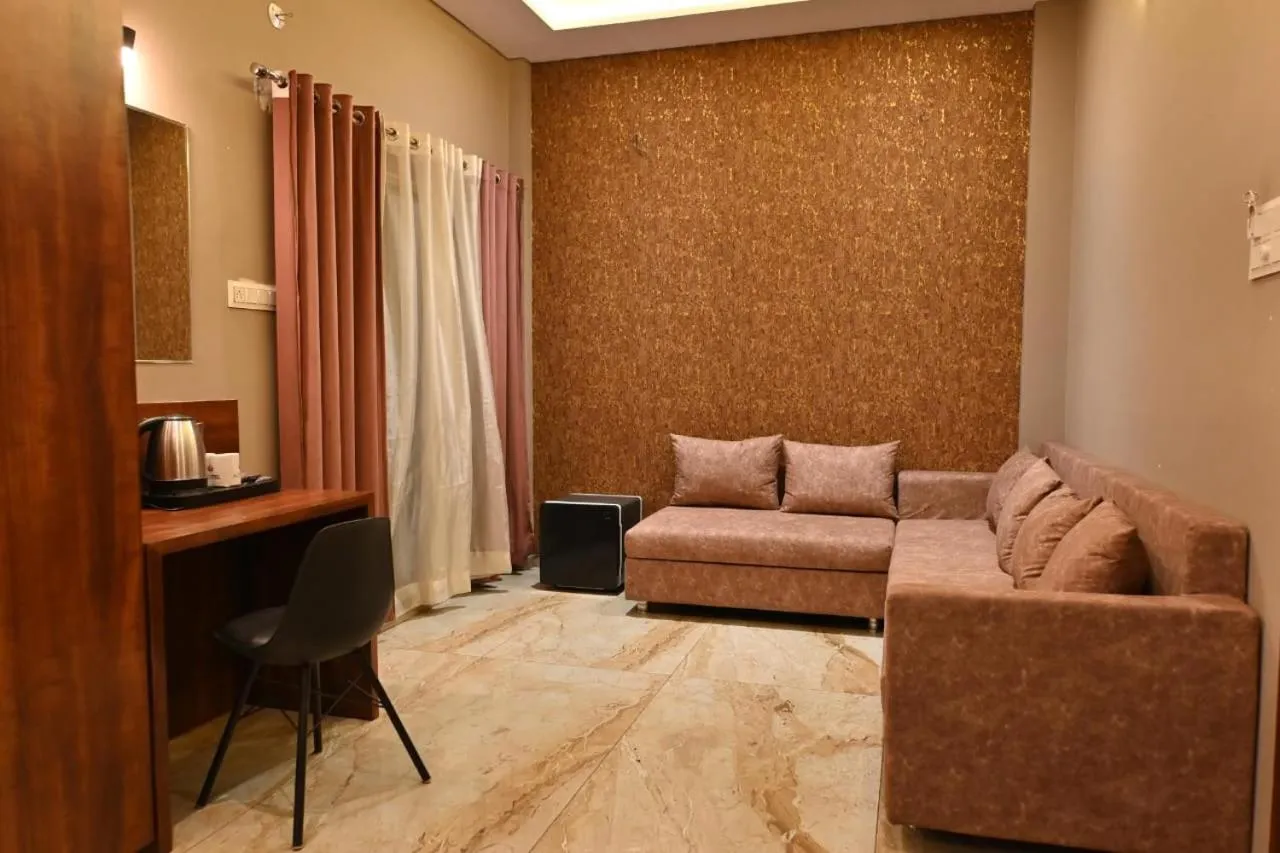 The Apple Tree Hotel