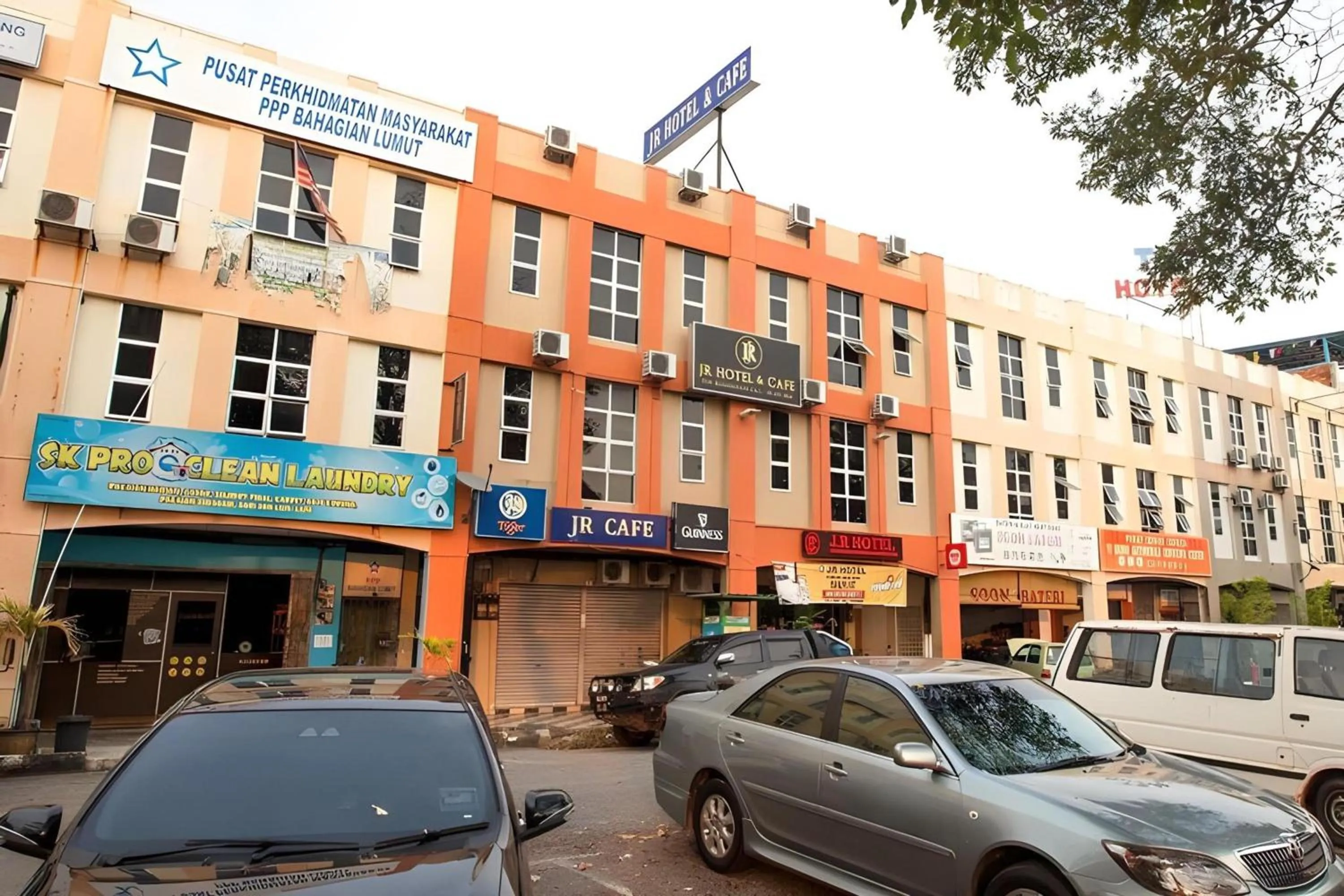 Facade/entrance in Hotel O Captain Hotel Cafe & Bistro