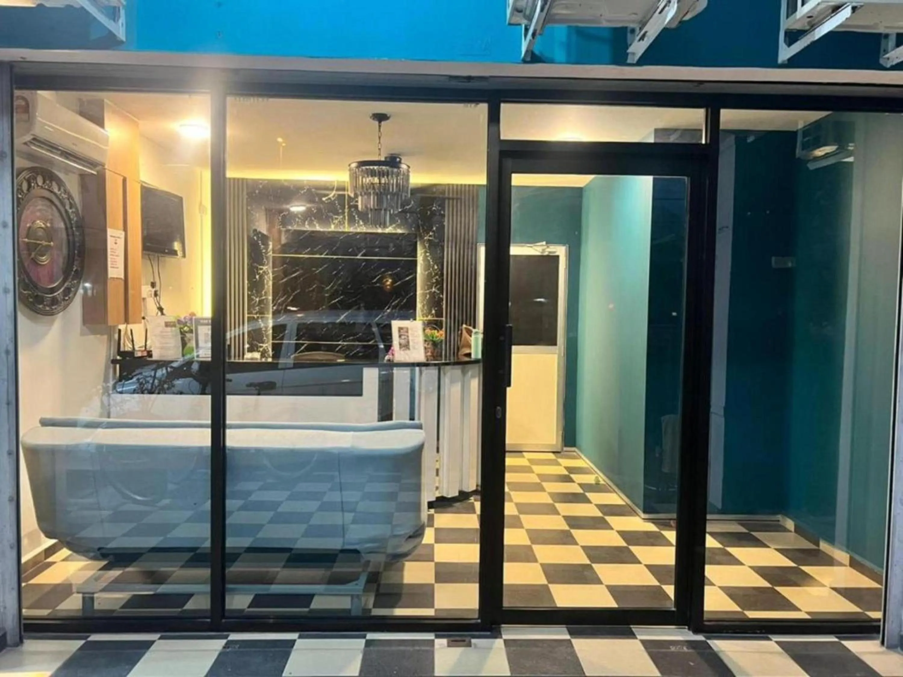 Lobby or reception in Hotel O Captain Hotel Cafe & Bistro