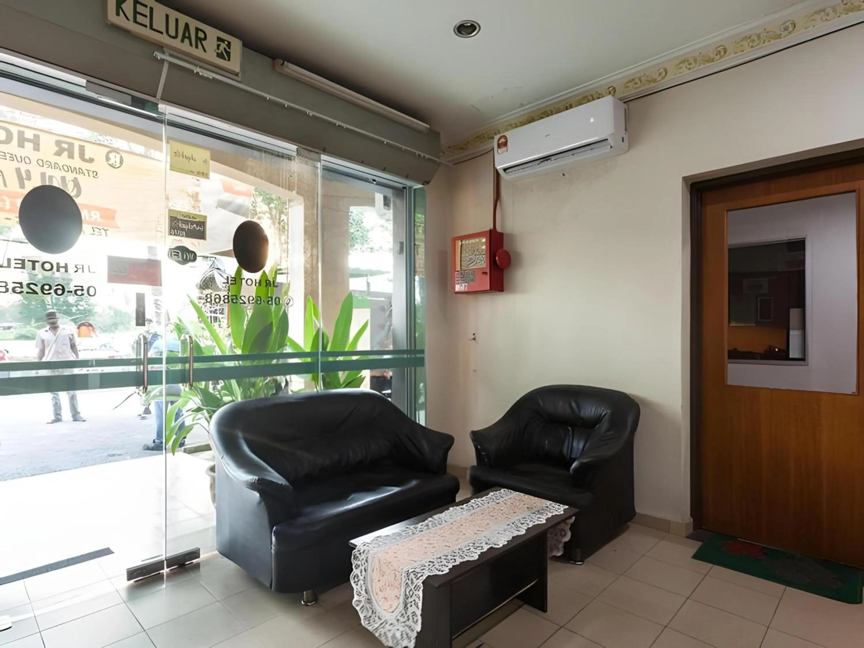 Lobby or reception in Hotel O Captain Hotel Cafe & Bistro