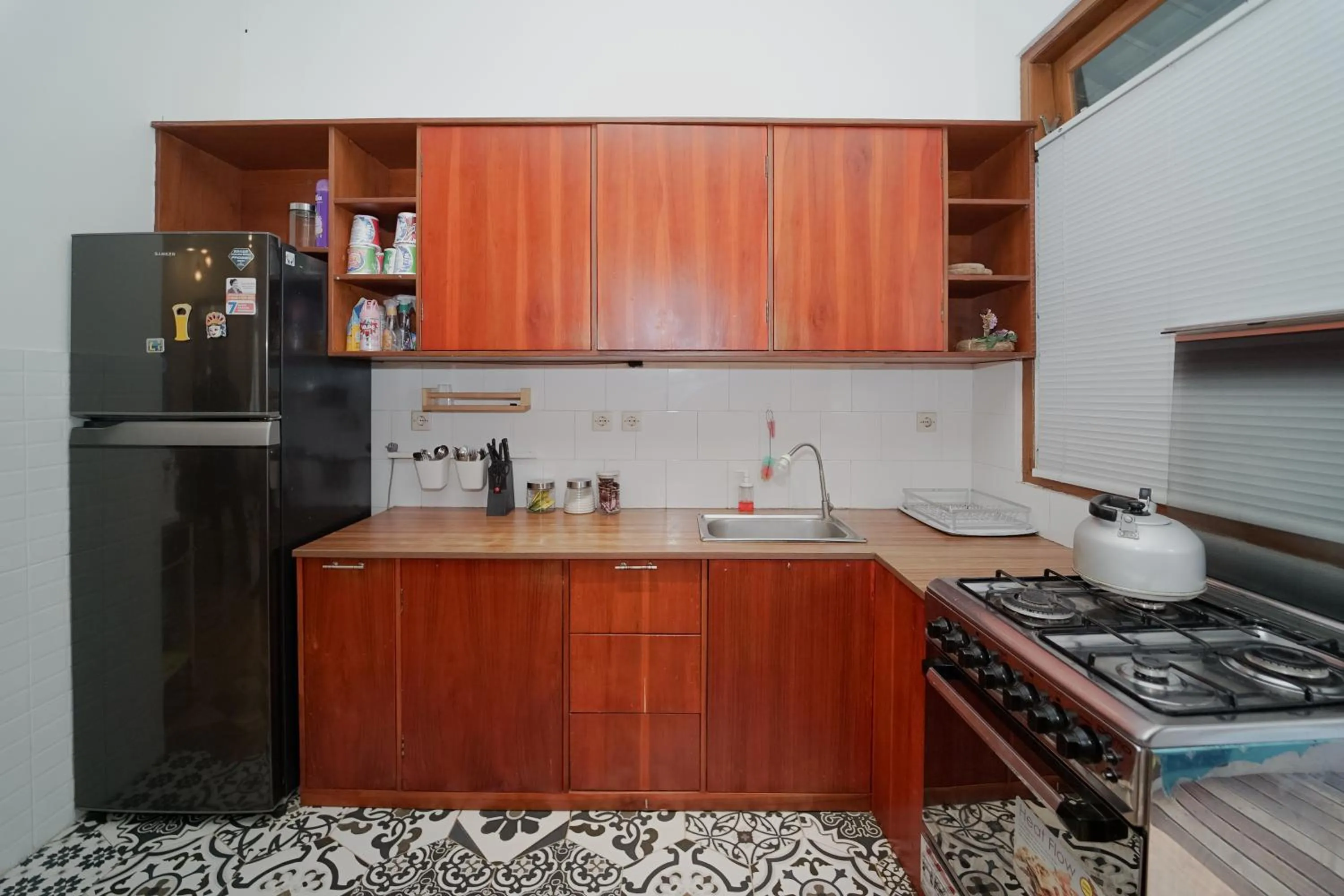 Kitchen or kitchenette in Villa D'Maguwo Suites
