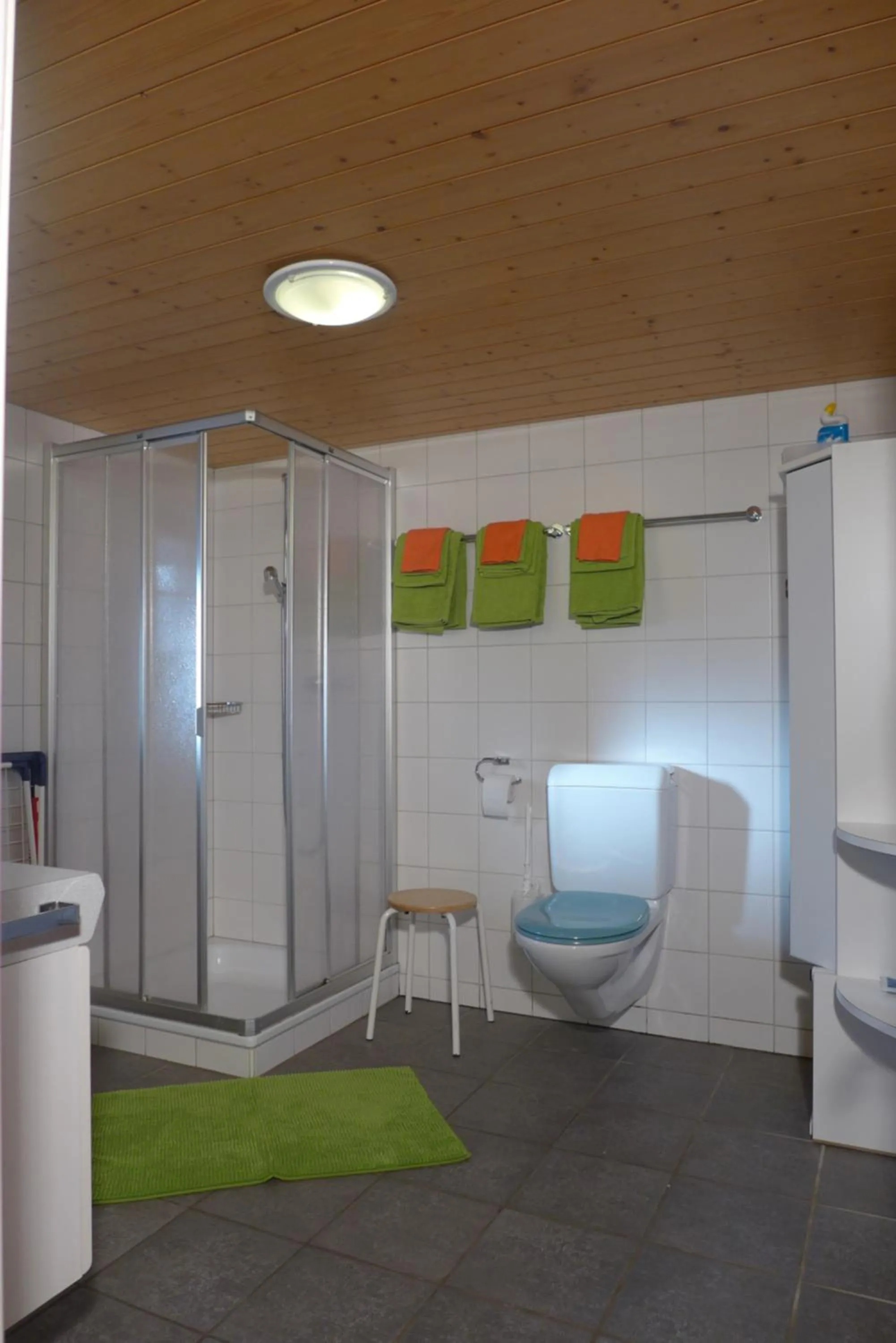 Shower in Hami