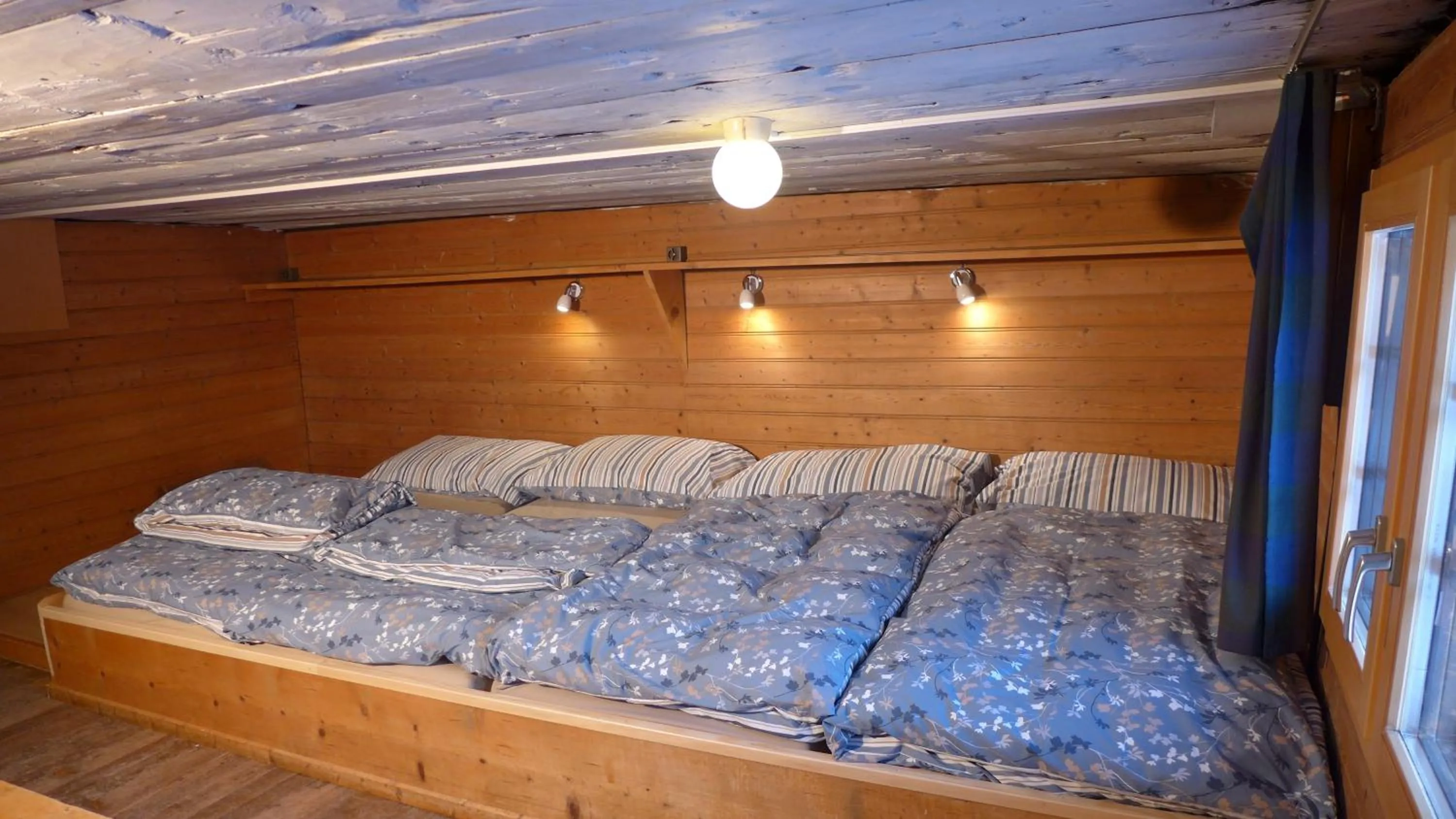 Bedroom, Bed in Hami