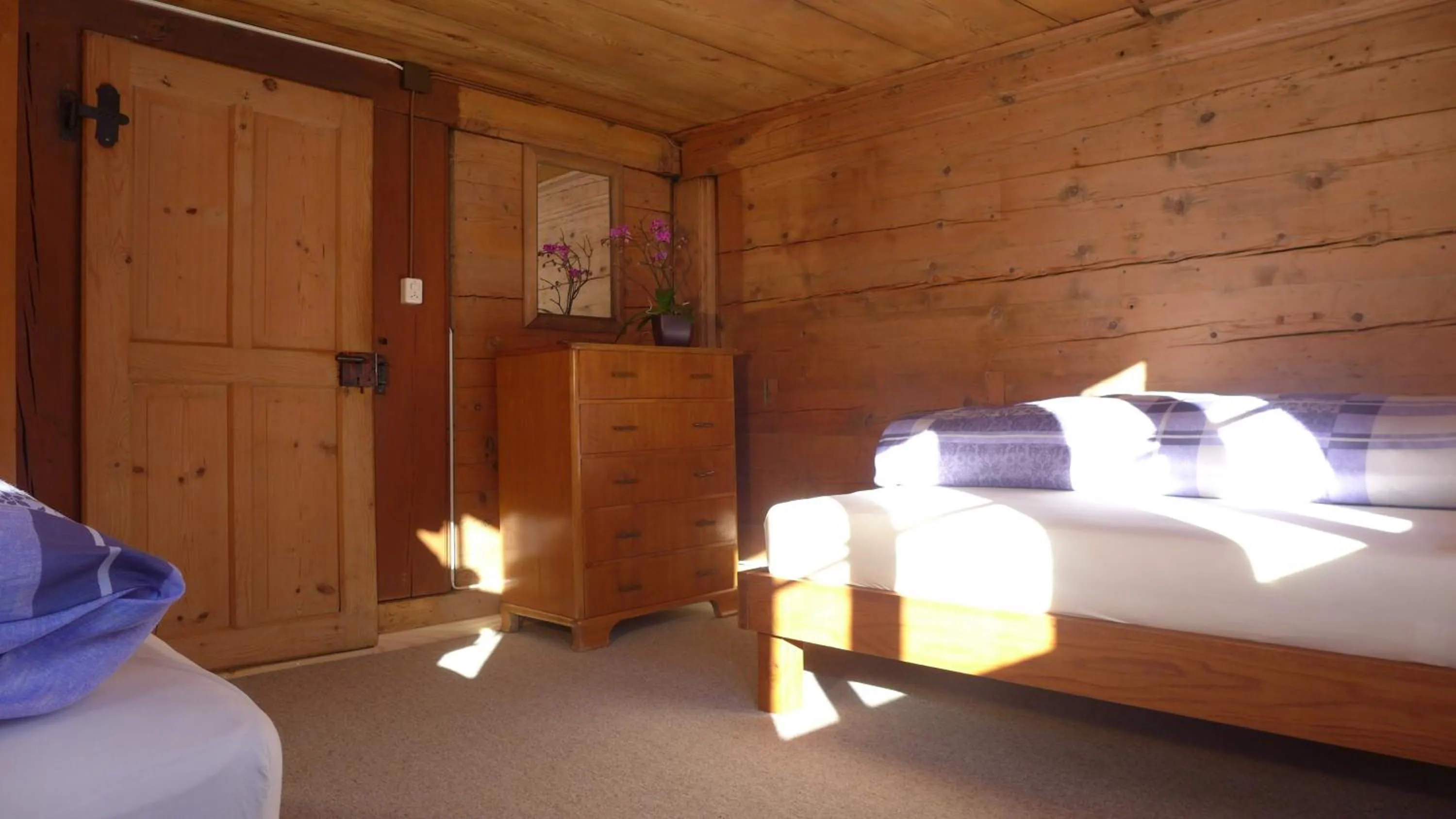 Bedroom, Bed in Hami