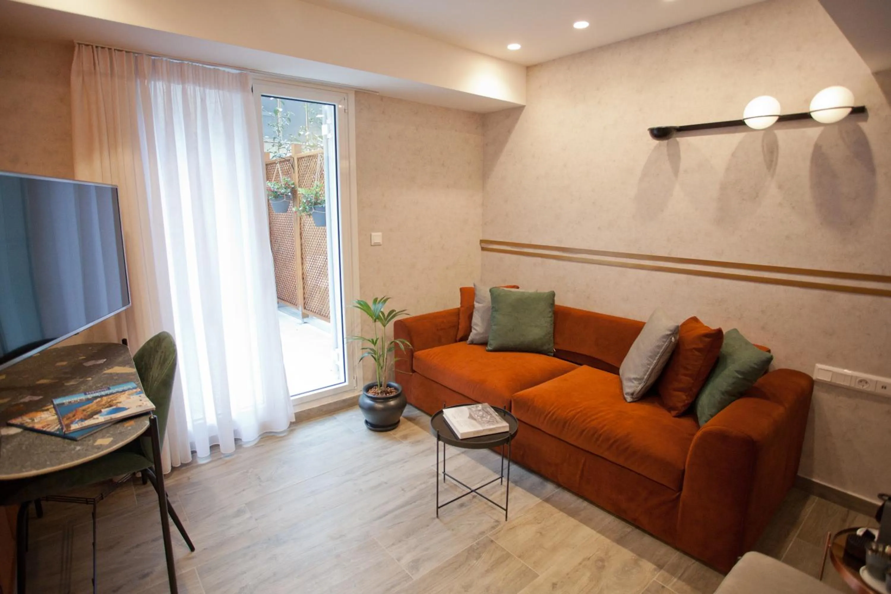 TV and multimedia in Noufara