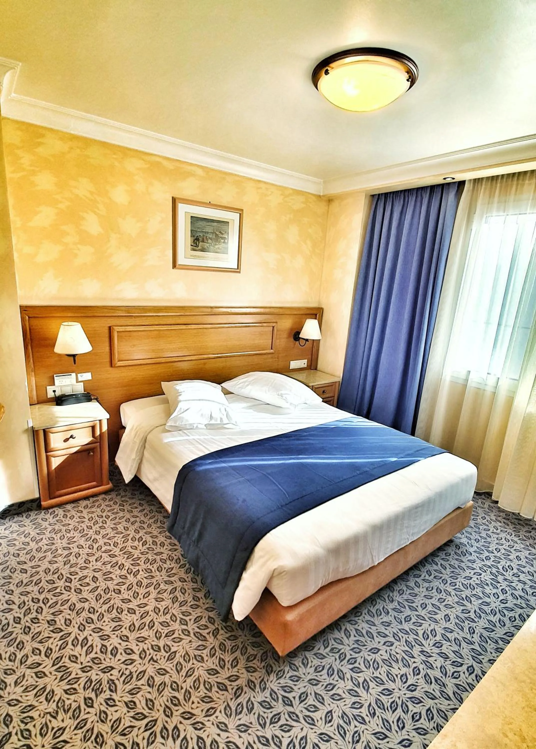 Bedroom, Bed in Noufara