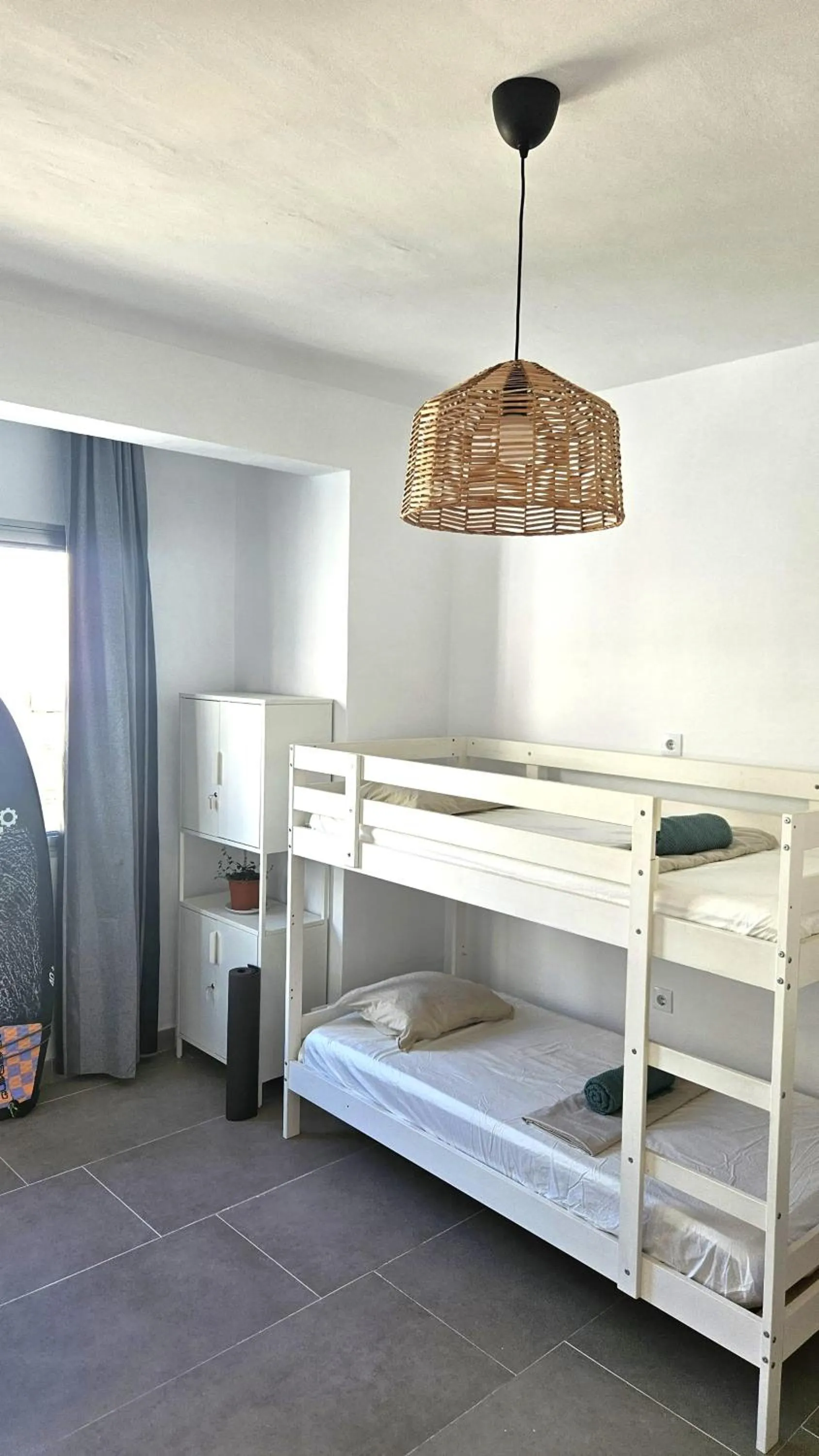 bunk bed, Bed in The Wave Temple II