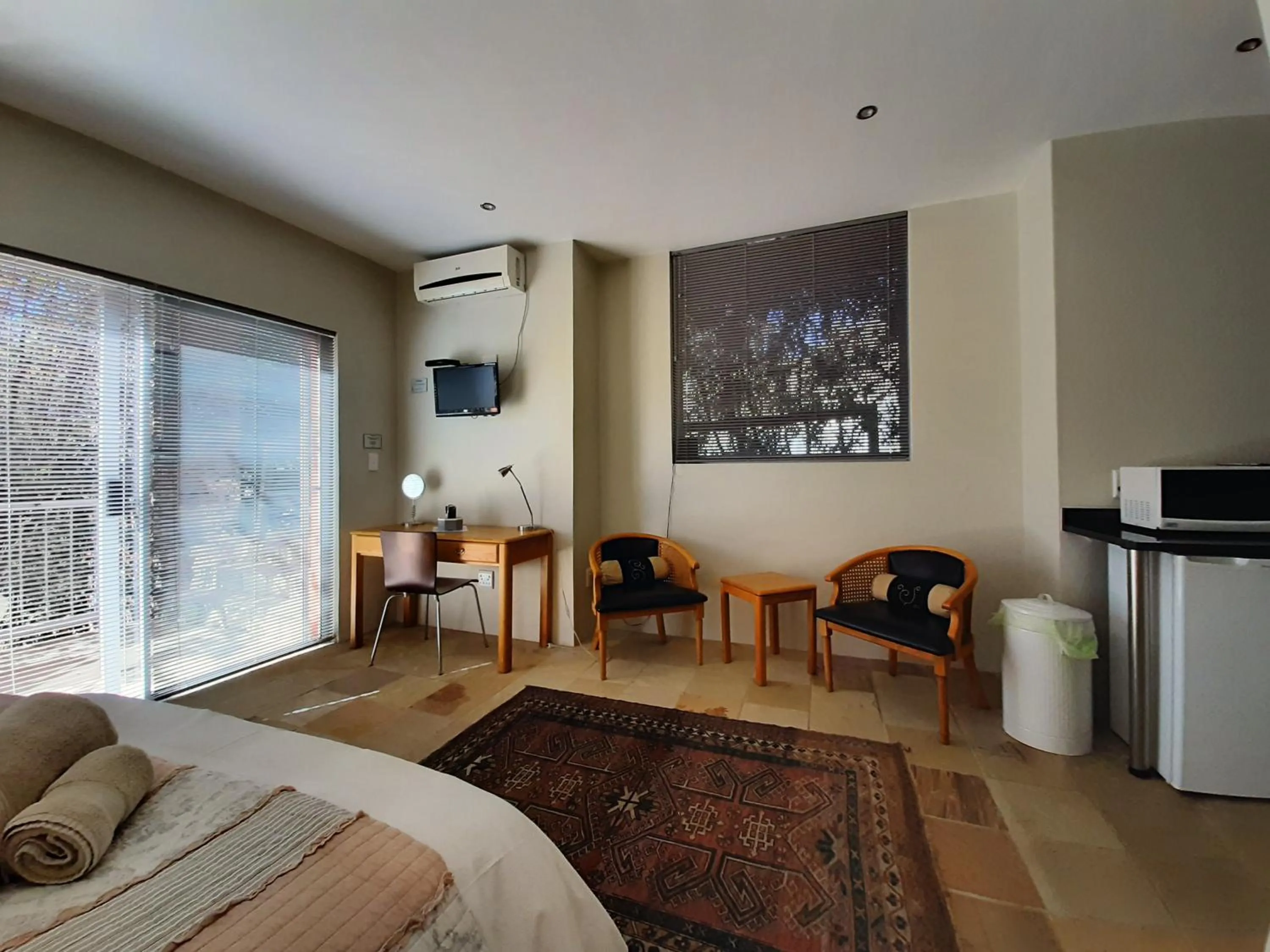 Bed in Orangerie Guest House