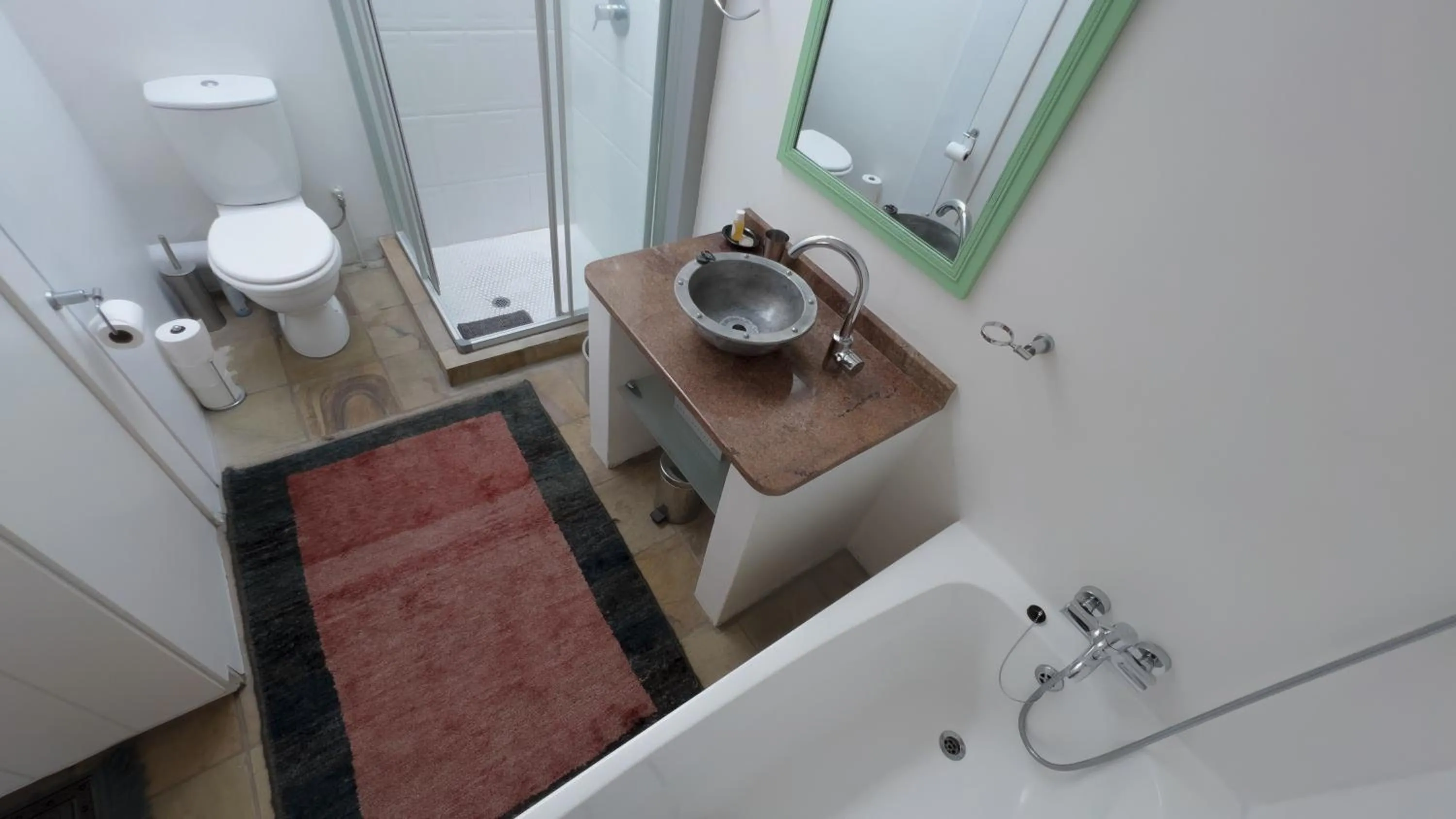 Shower in Orangerie Guest House