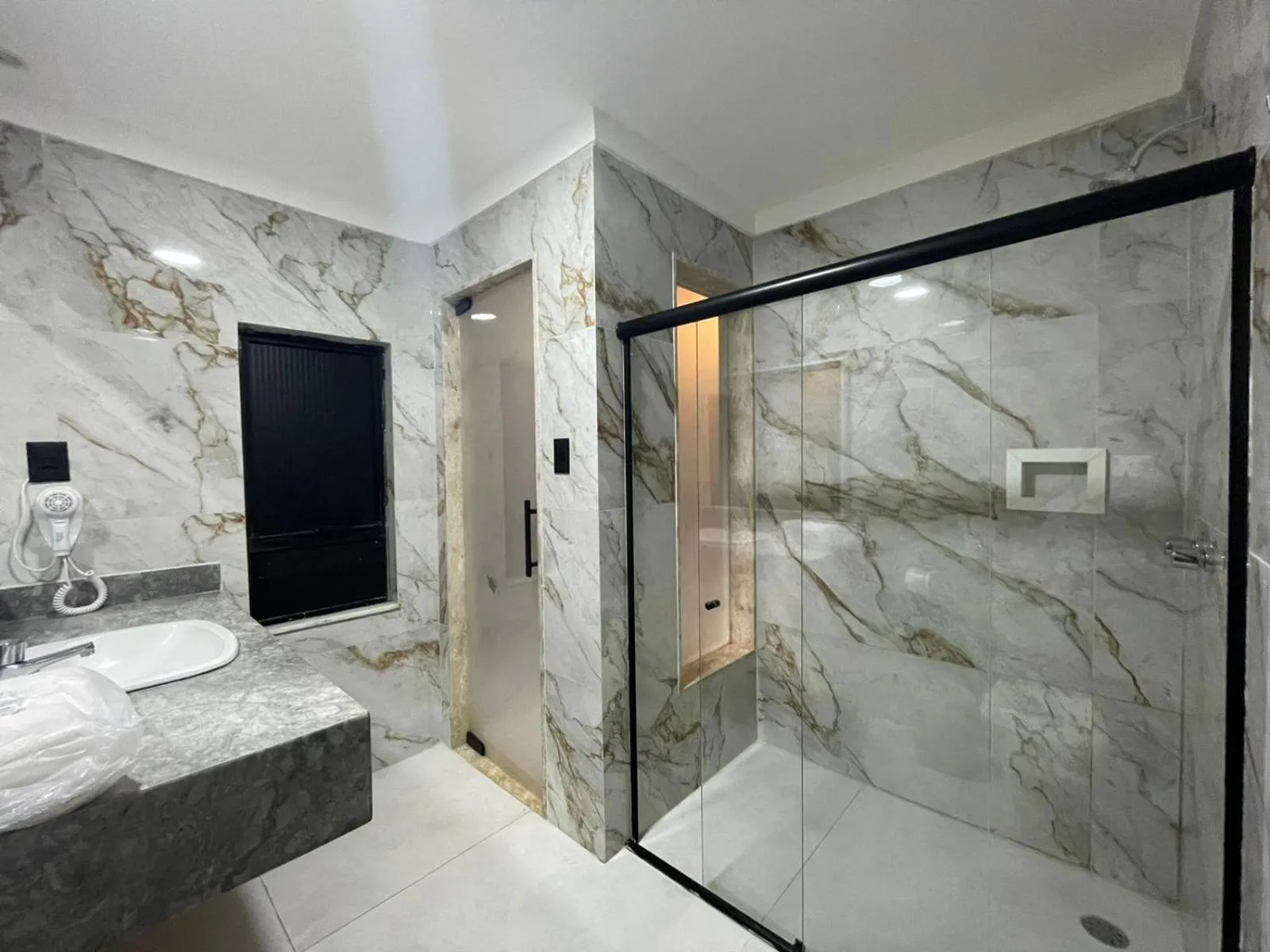 Bathroom in Bora Bora Motel