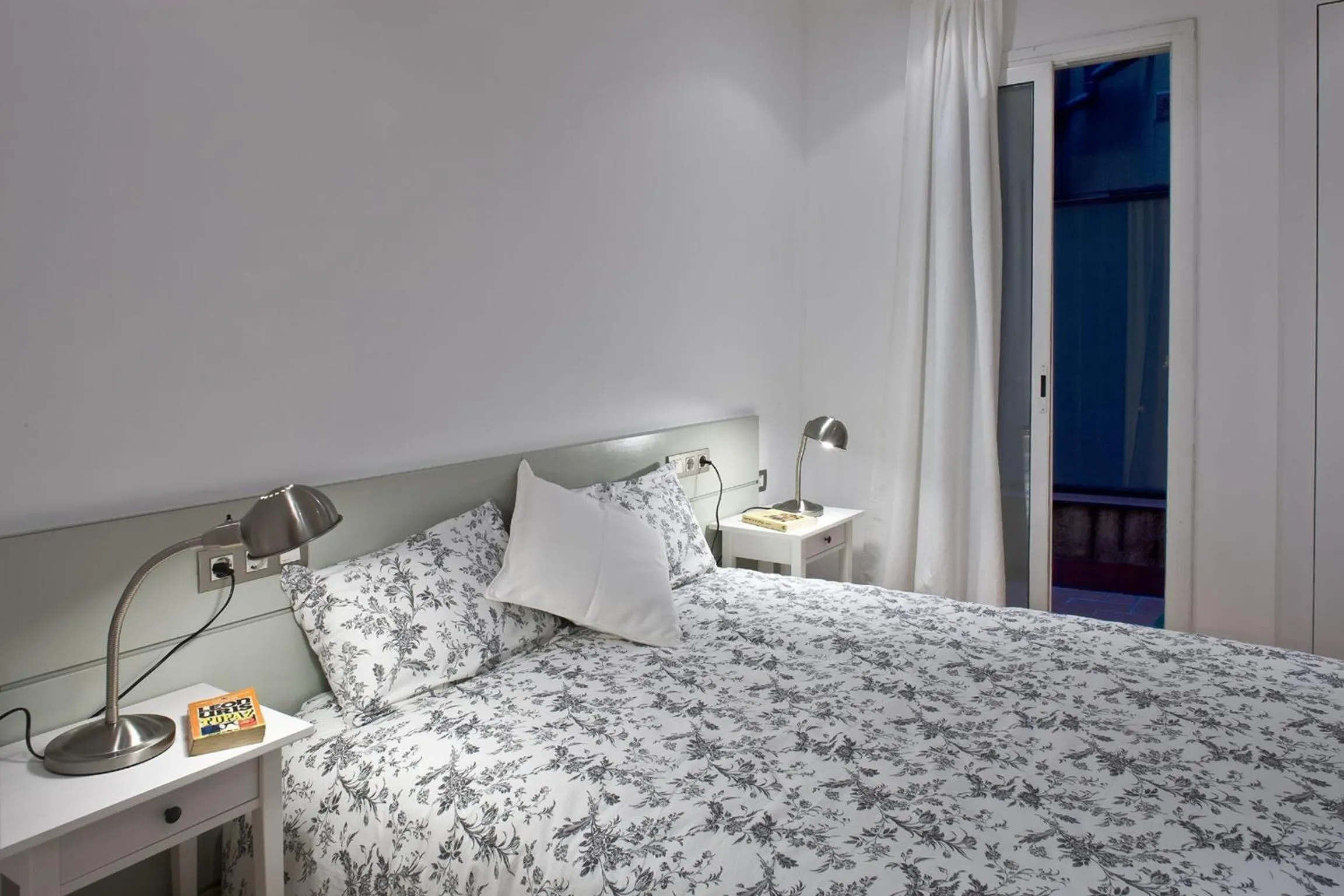 Bed in Flateli Llúria