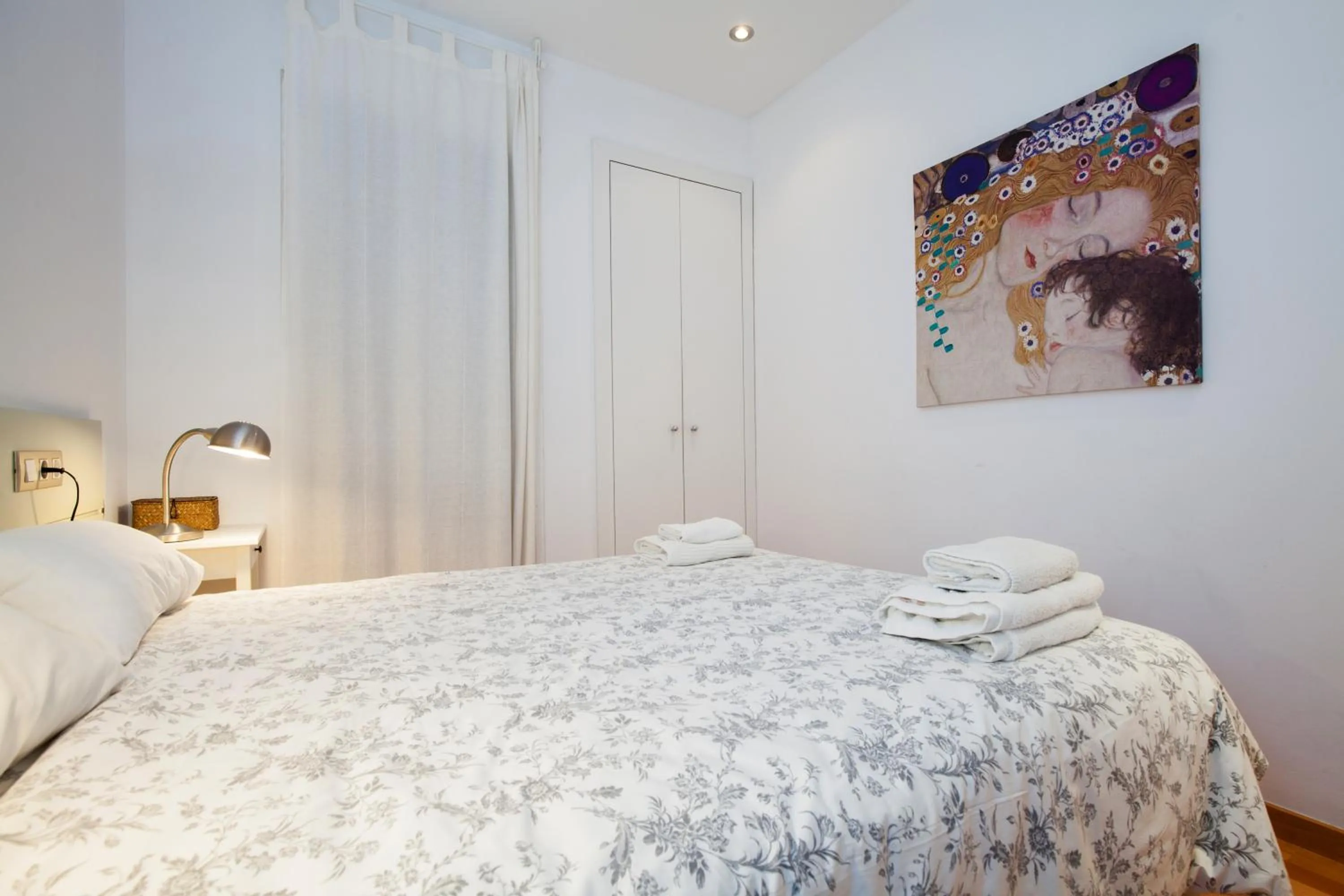 Bed in Flateli Llúria