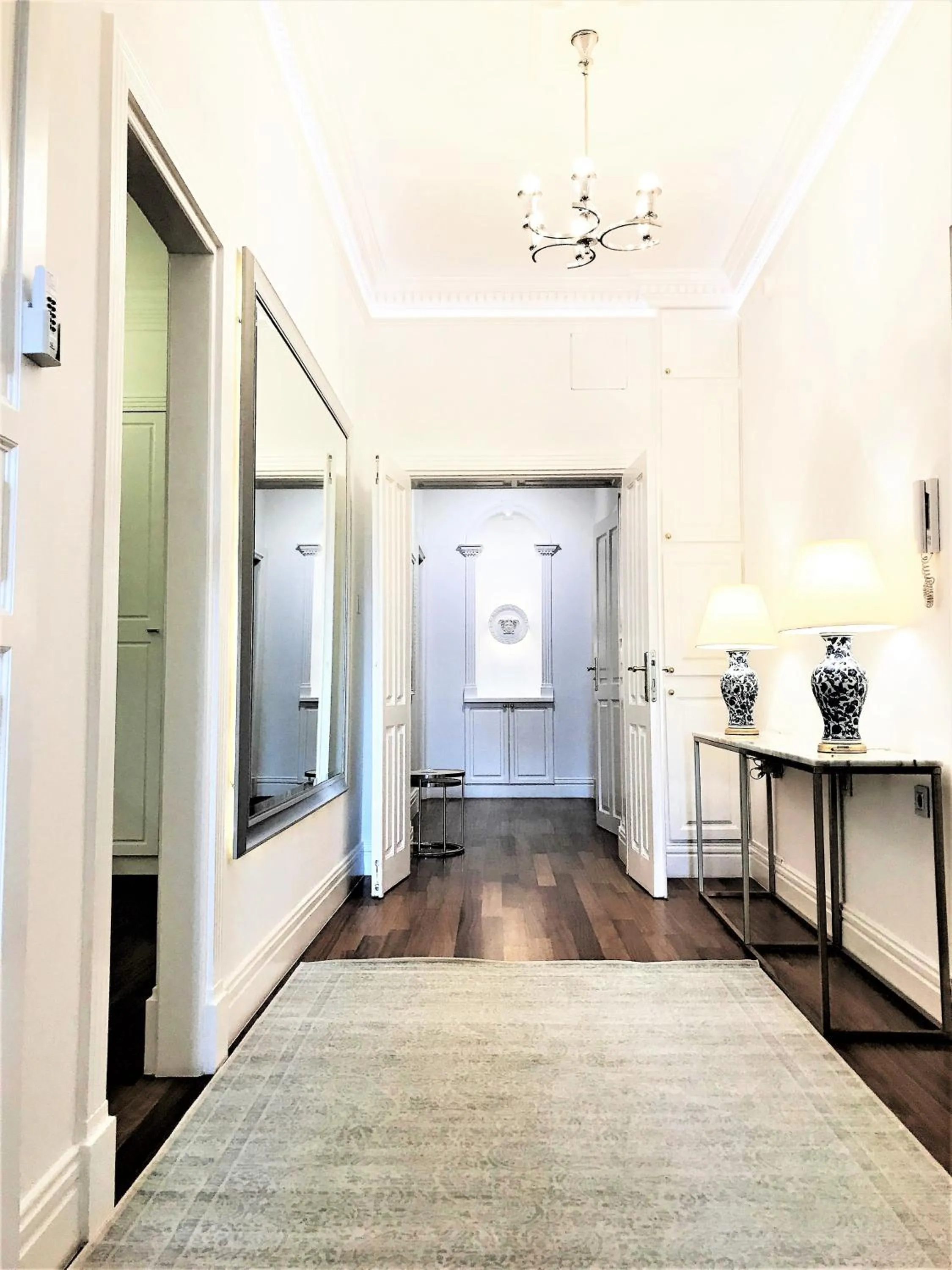 Lobby or reception in MONDRIAN Luxury Suites & Apartments Market Square IV