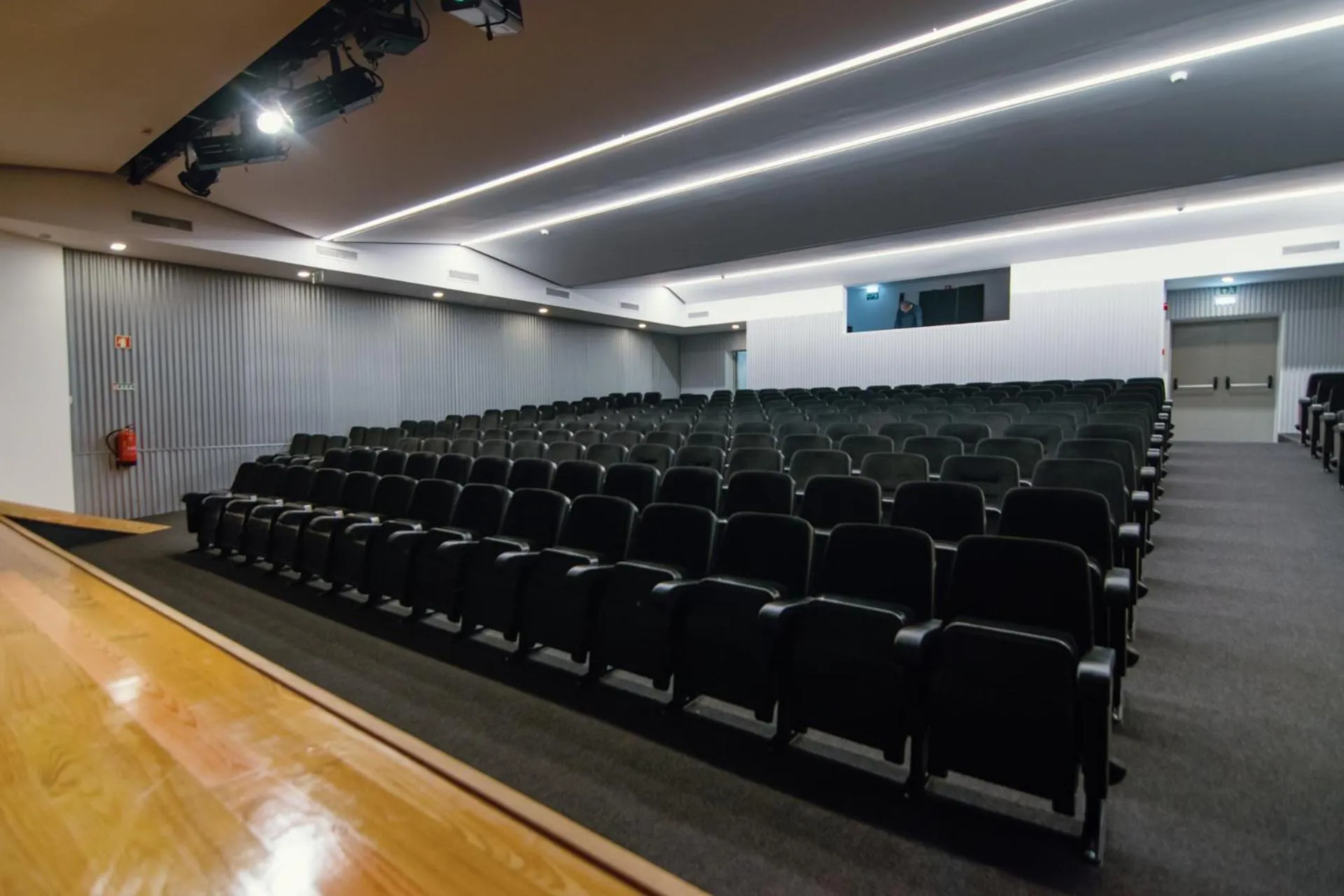 Meeting/conference room in HI Braga - Pousada de Juventude