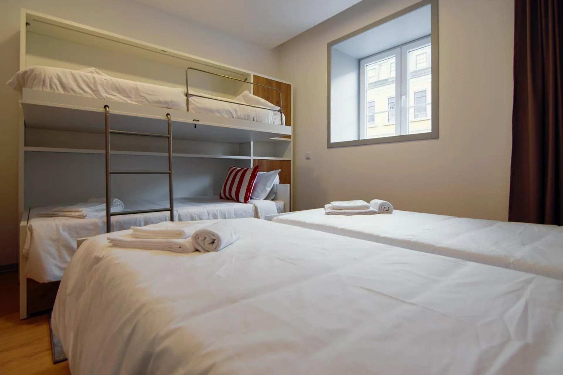 Bedroom, Bed in HI Braga - Pousada de Juventude