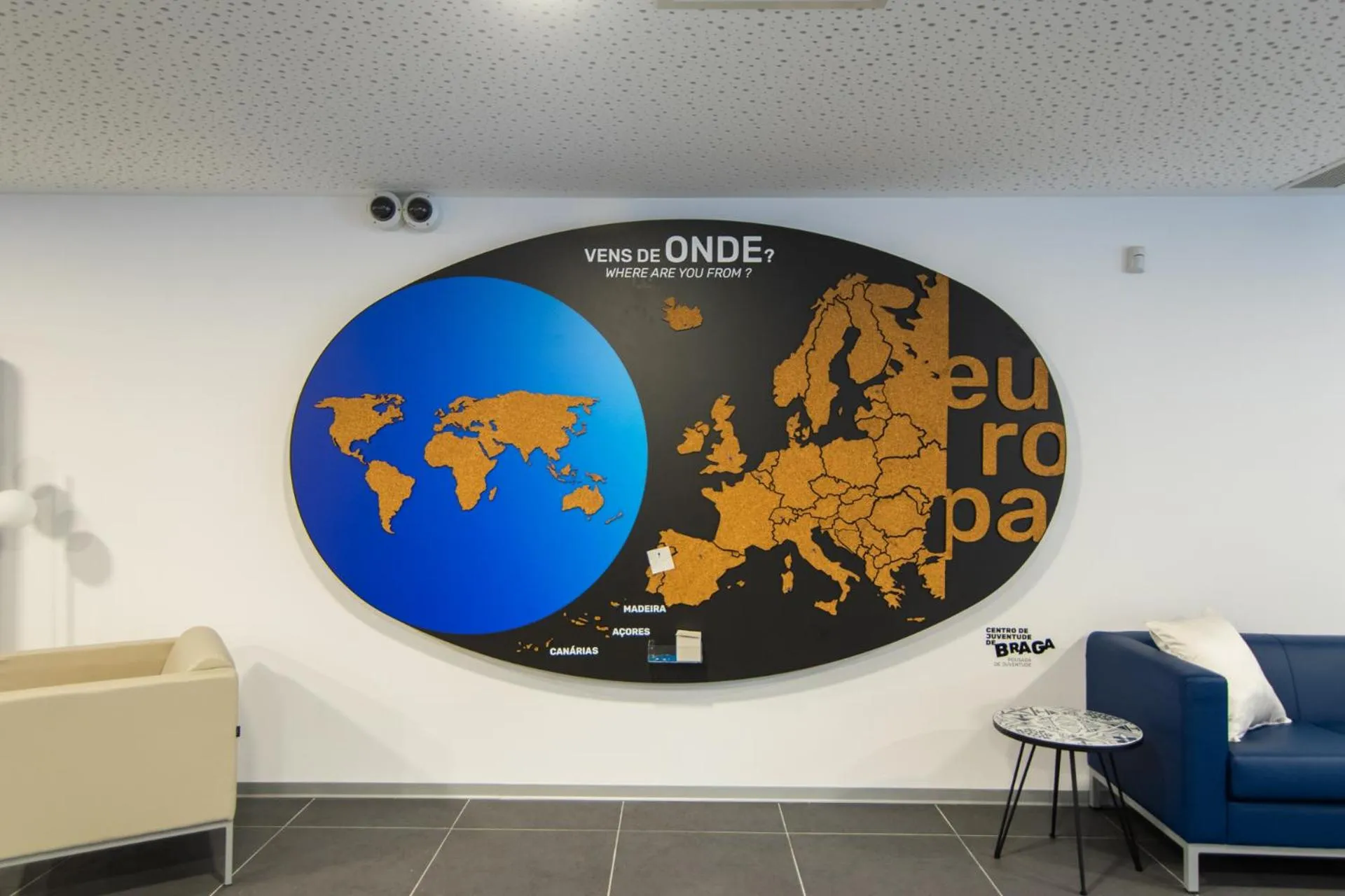 Living room in HI Braga - Pousada de Juventude