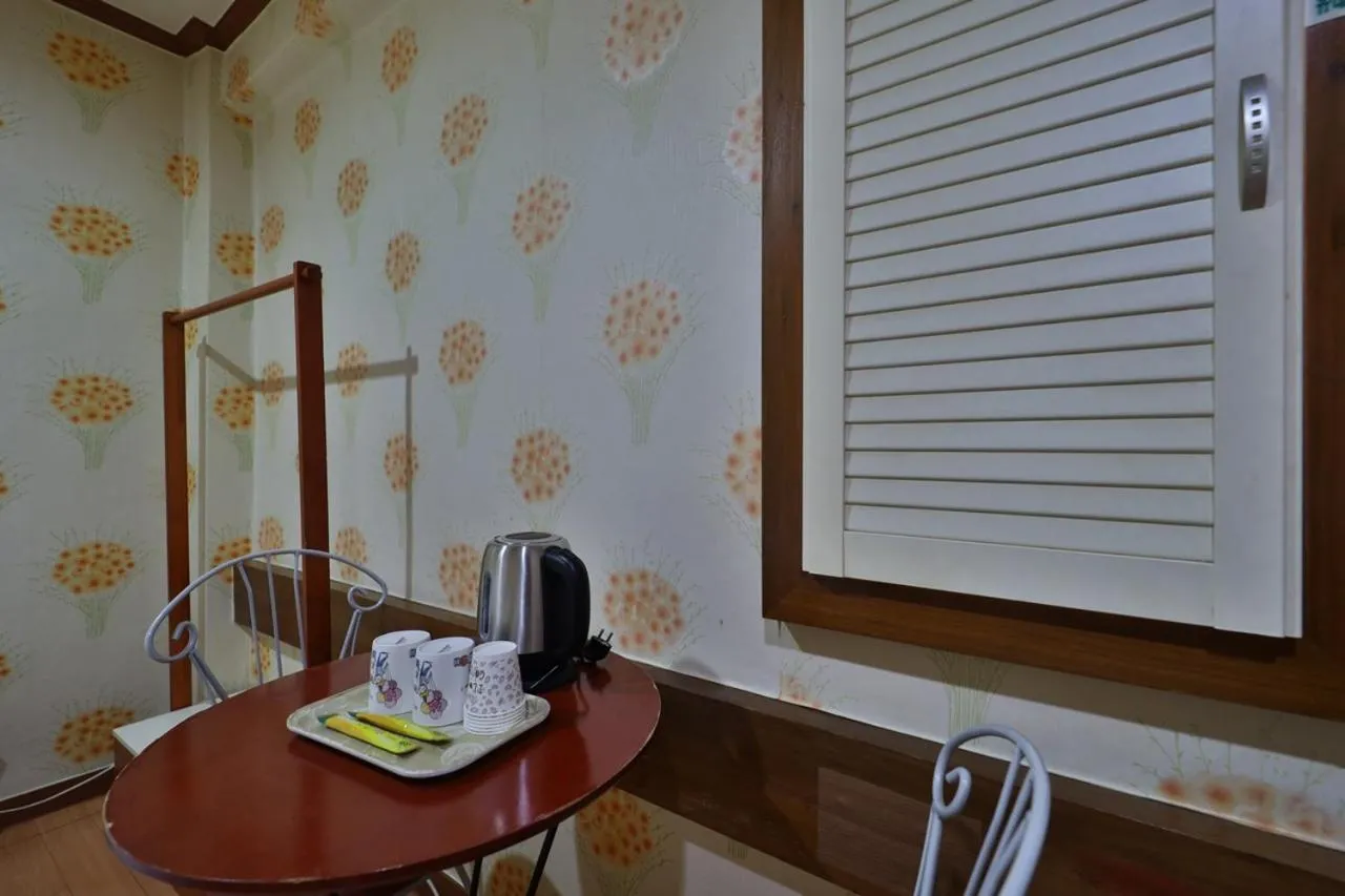 Theme Motel
