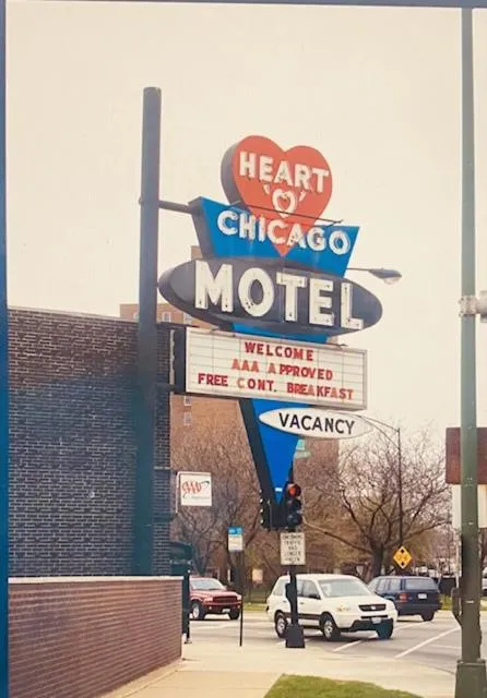 Heart O' Chicago Motel