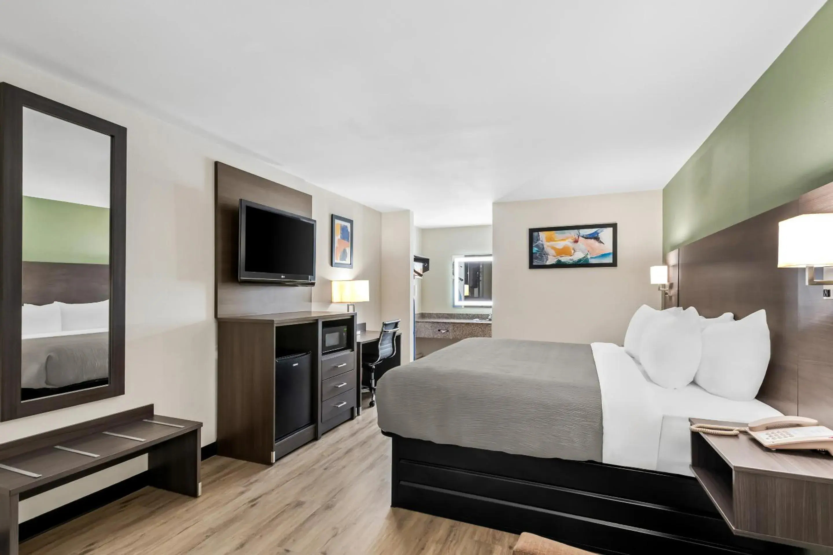 Bedroom, Bed in Quality Inn Harvey - New Orleans Bedroom, Bed in Quality Inn Harvey - New Orleans