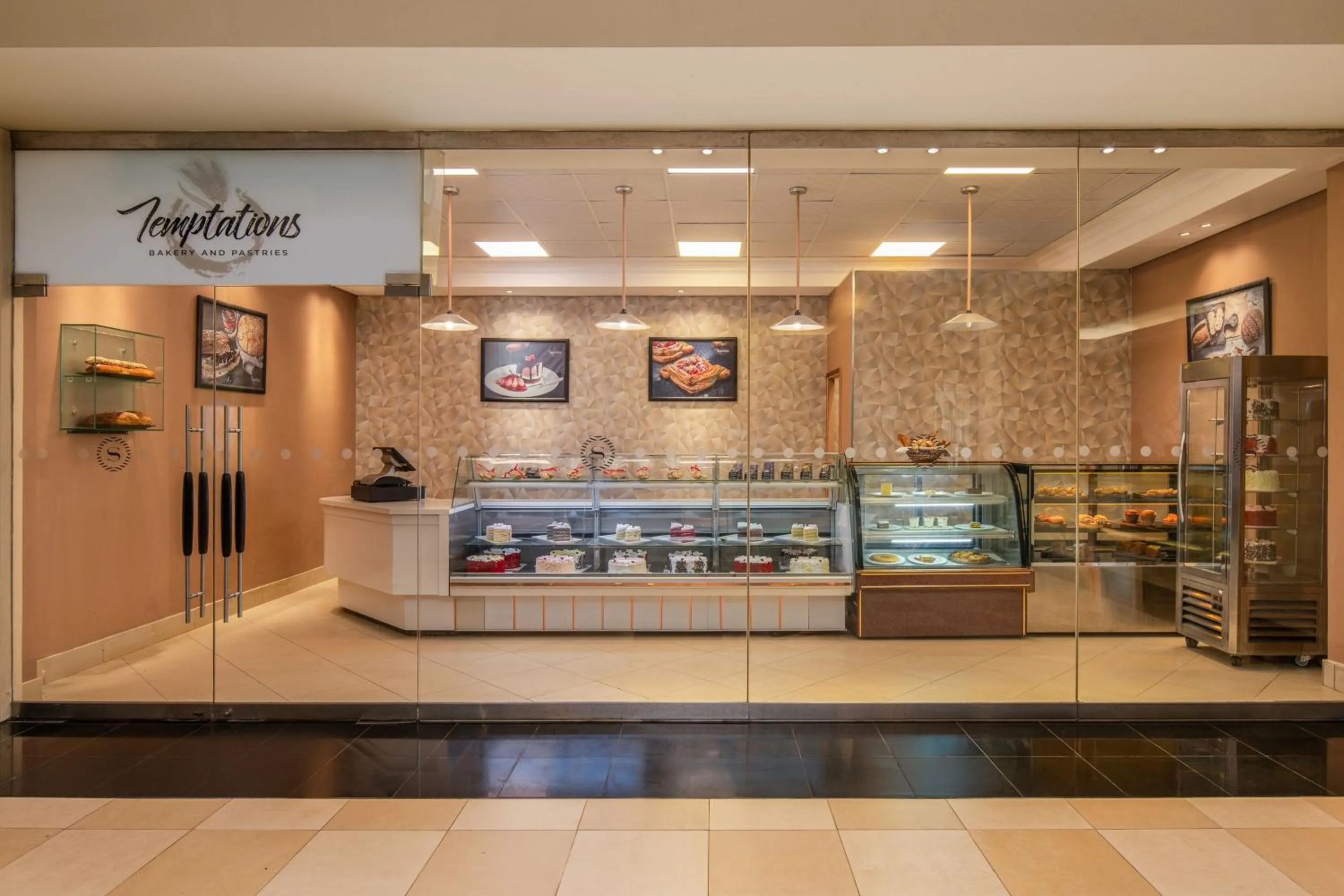 Restaurant/places to eat in Sheraton Kampala Hotel