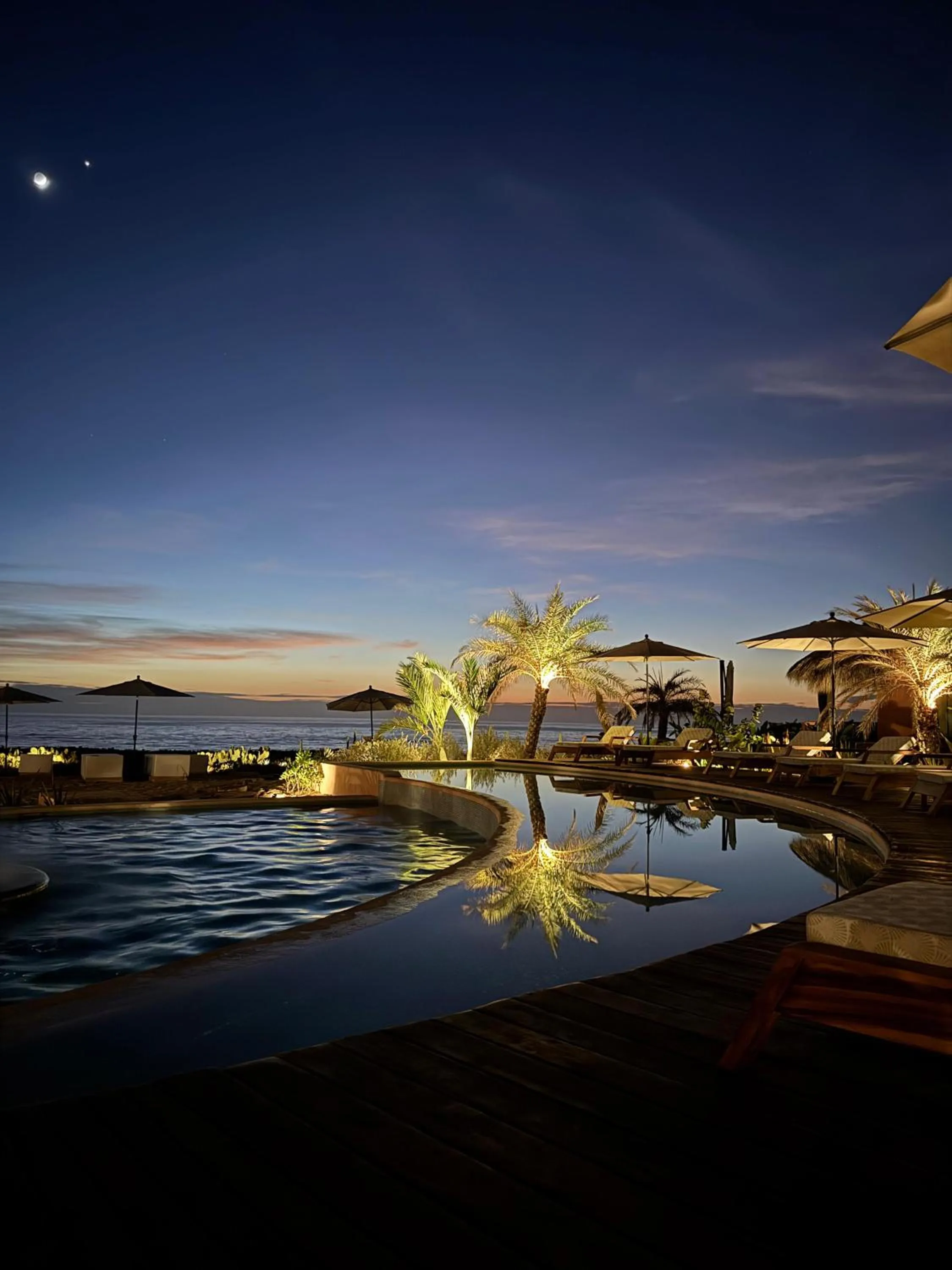 Night in Lu Vee Oasis