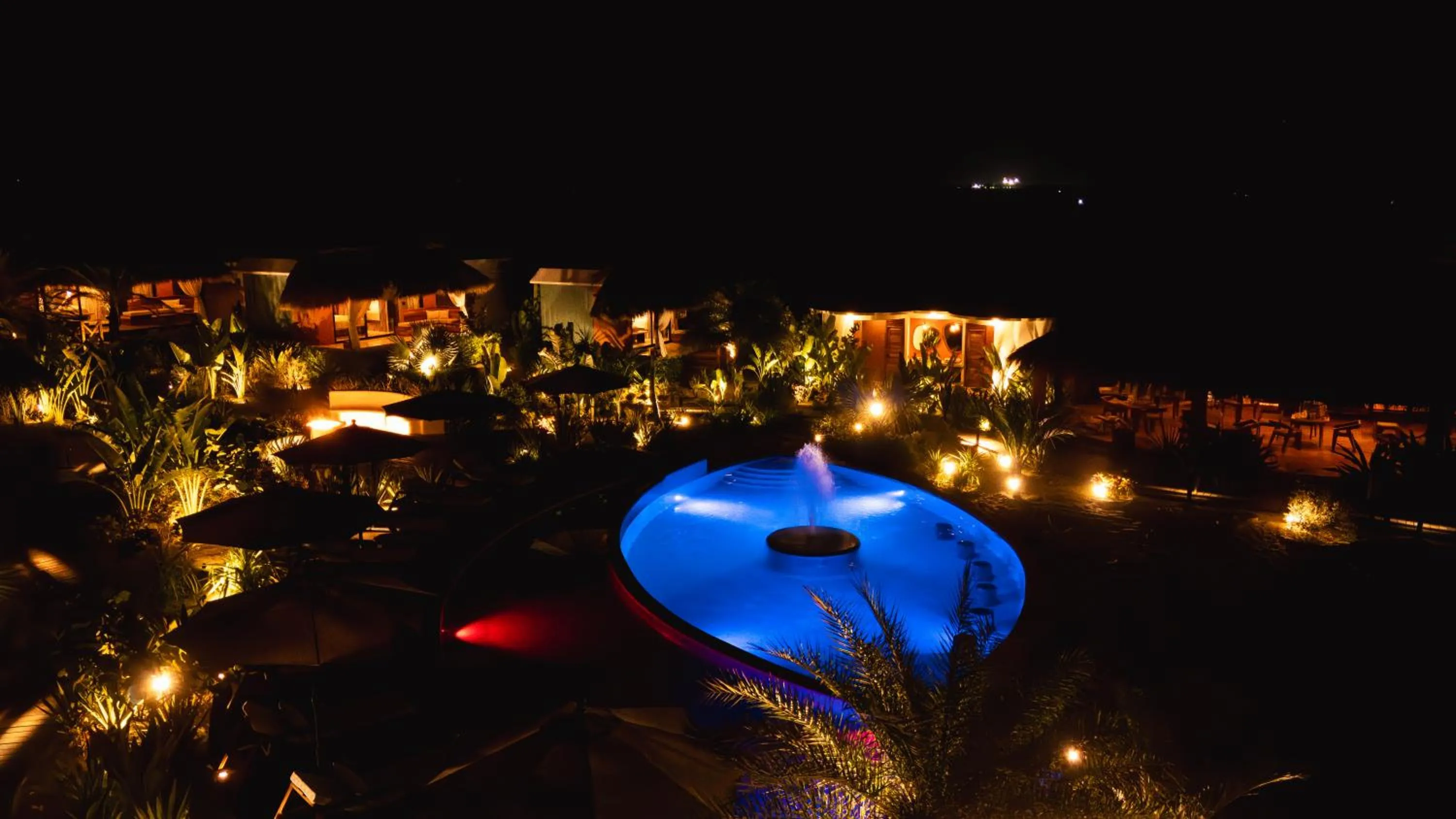 Night in Lu Vee Oasis