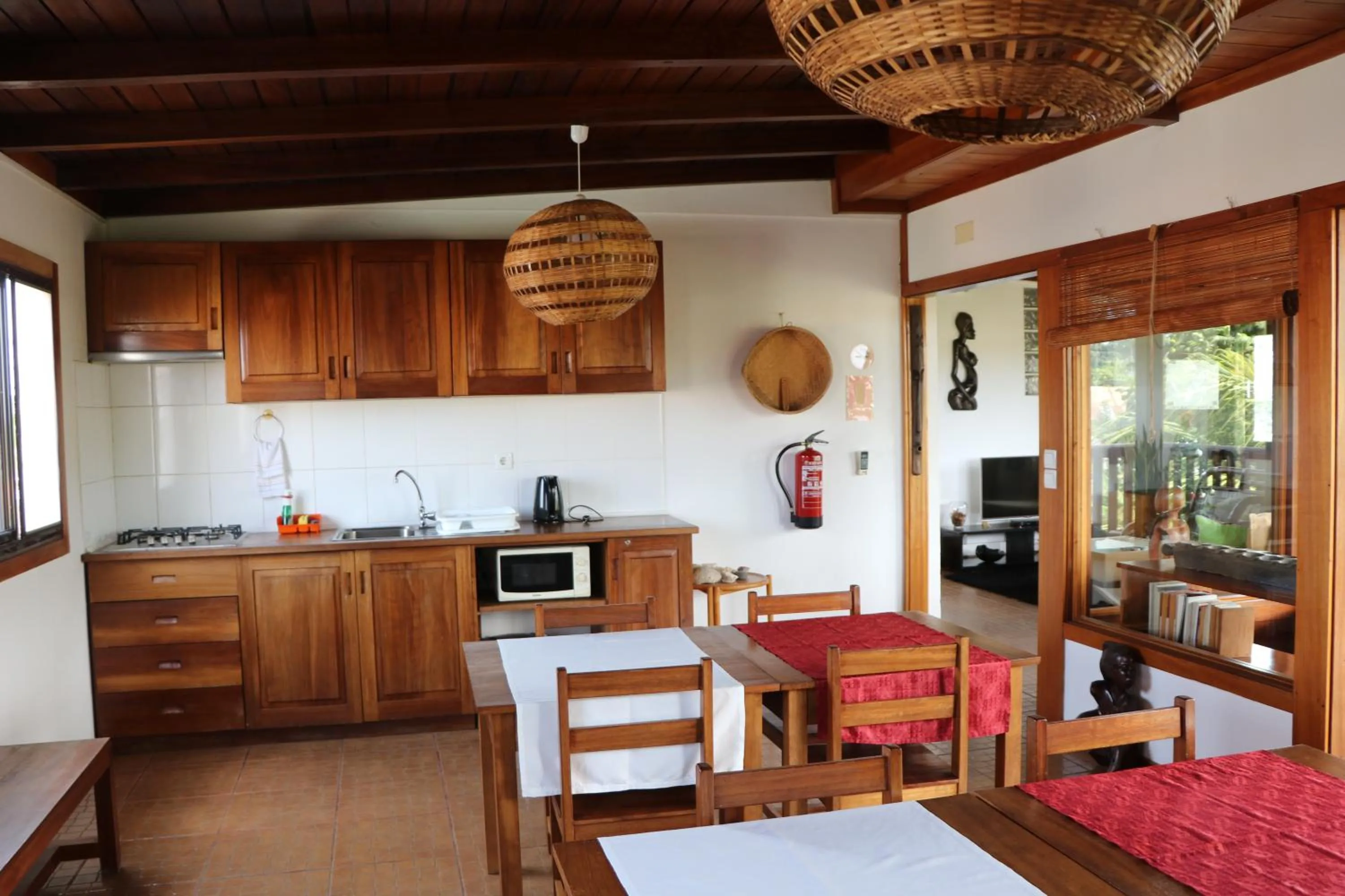 TV and multimedia in Sweet Guest House