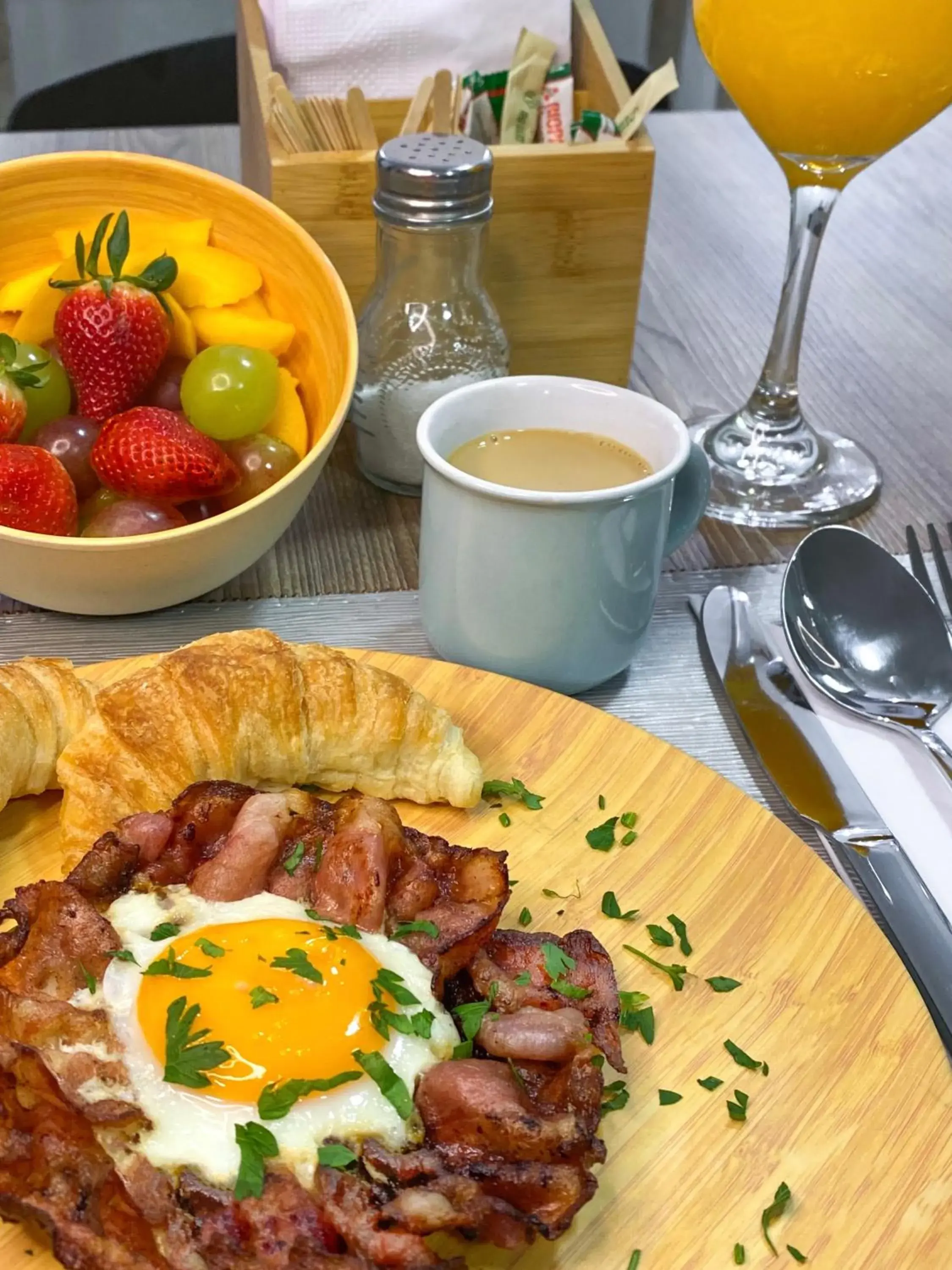 Breakfast in Platinum Hotel Breakfast in Platinum Hotel