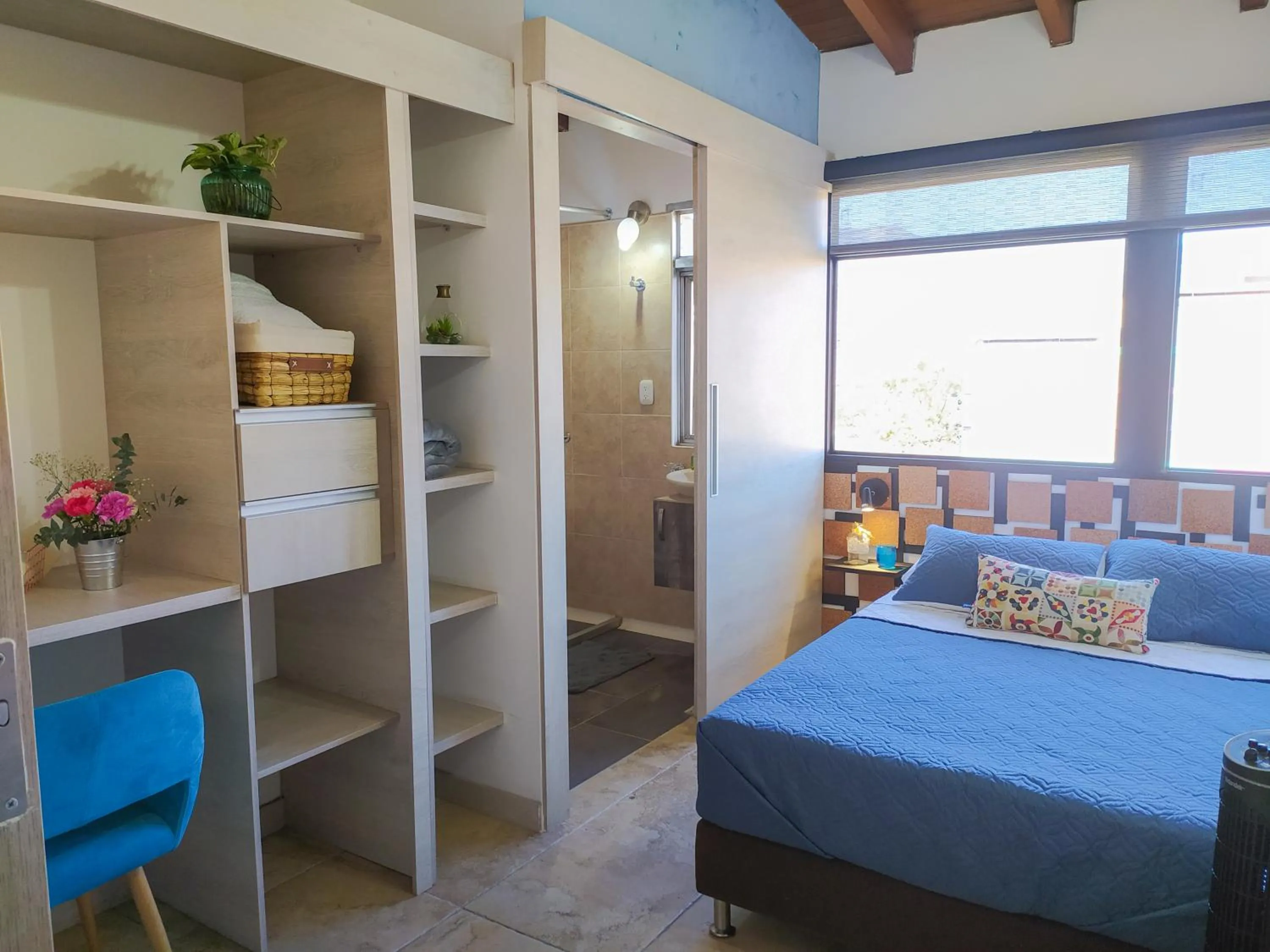 Photo of the whole room in Platinum Hotel