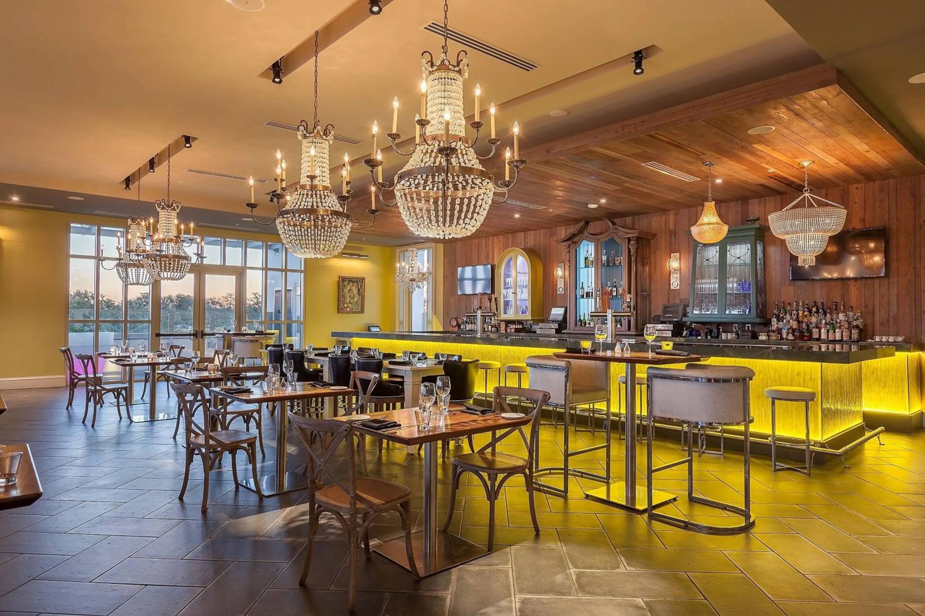 Restaurant/places to eat in Grand Bohemian Charleston, Autograph Collection