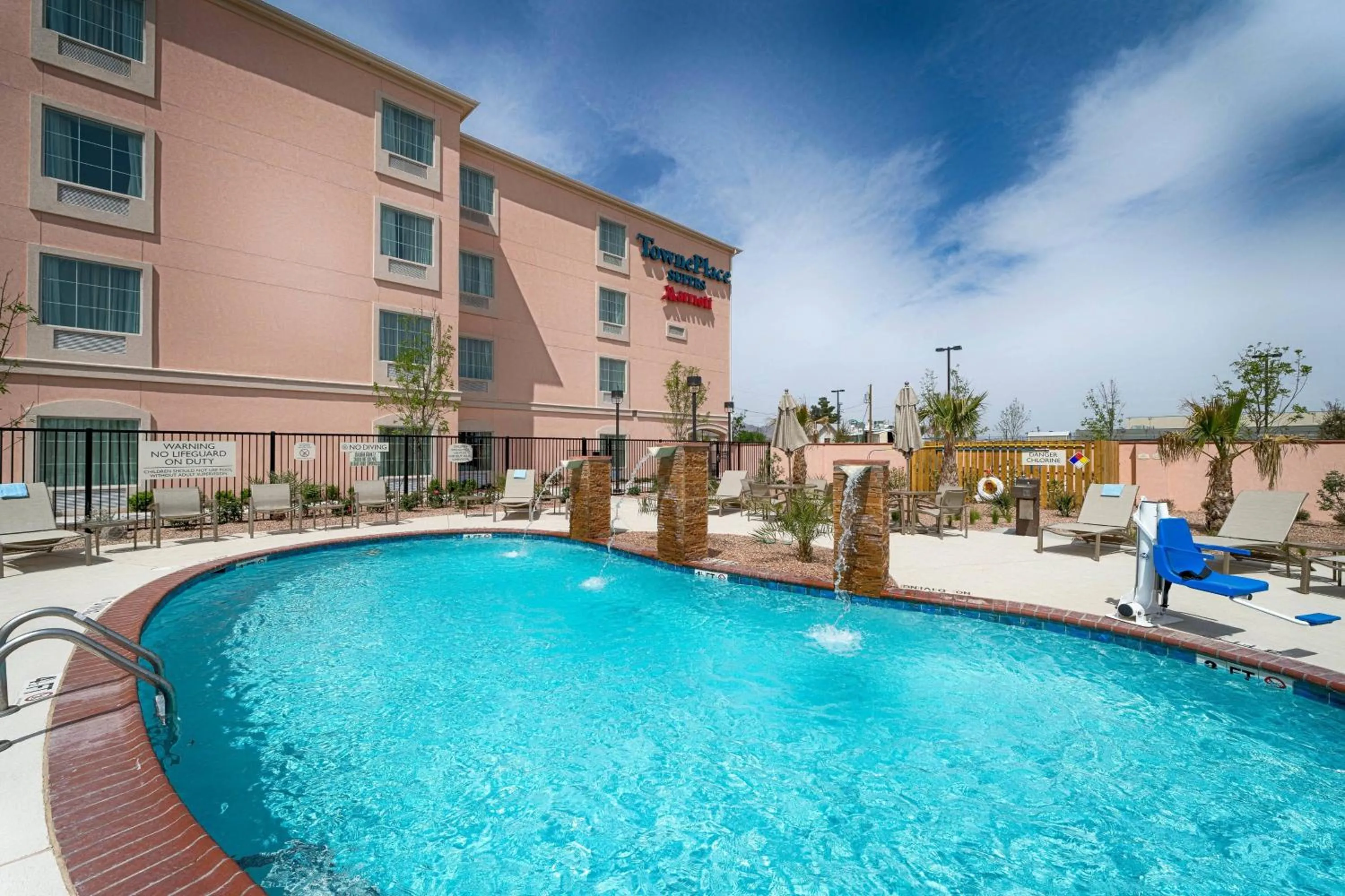 Swimming pool in TownePlace Suites by Marriott El Paso Airport
