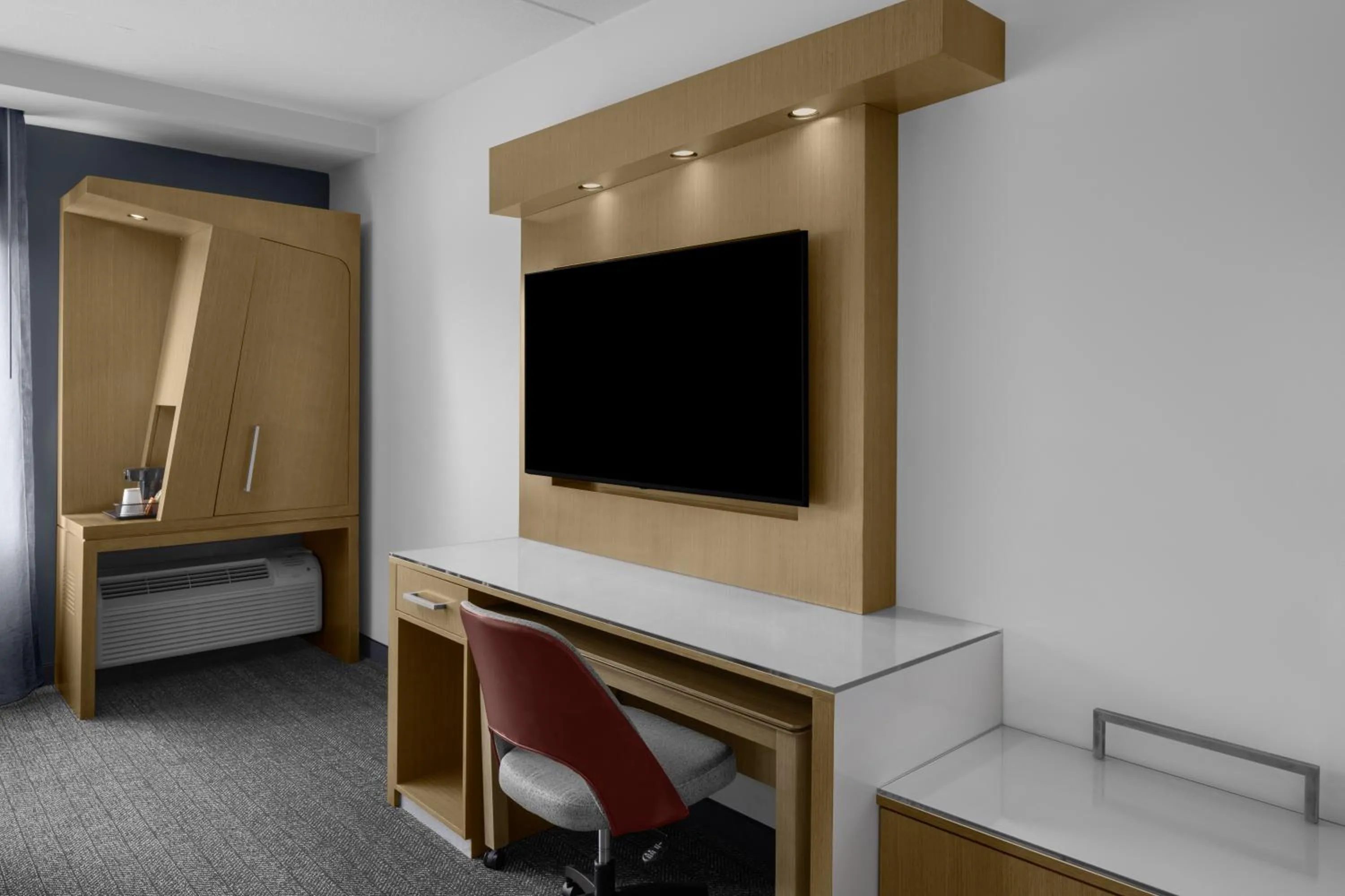 TV and multimedia in Courtyard by Marriott Orlando South/Grande Lakes Area