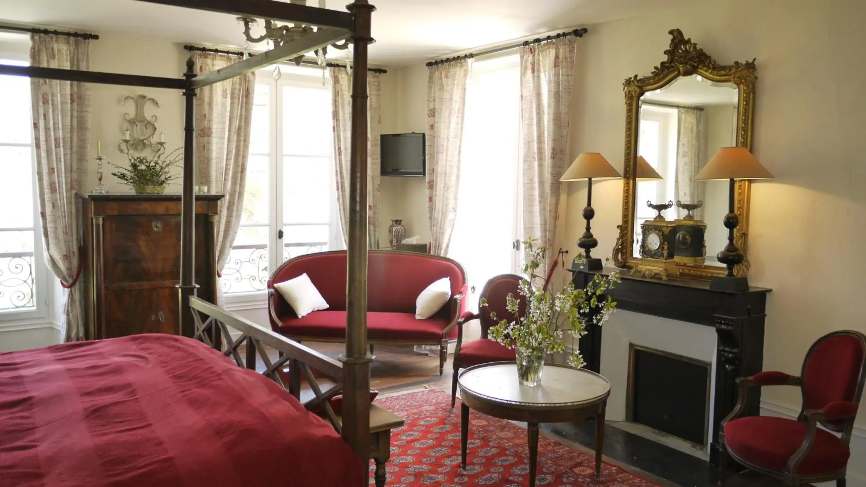 Superior Triple Room - single occupancy in Château de Pommeuse Superior Triple Room - single occupancy in Château de Pommeuse