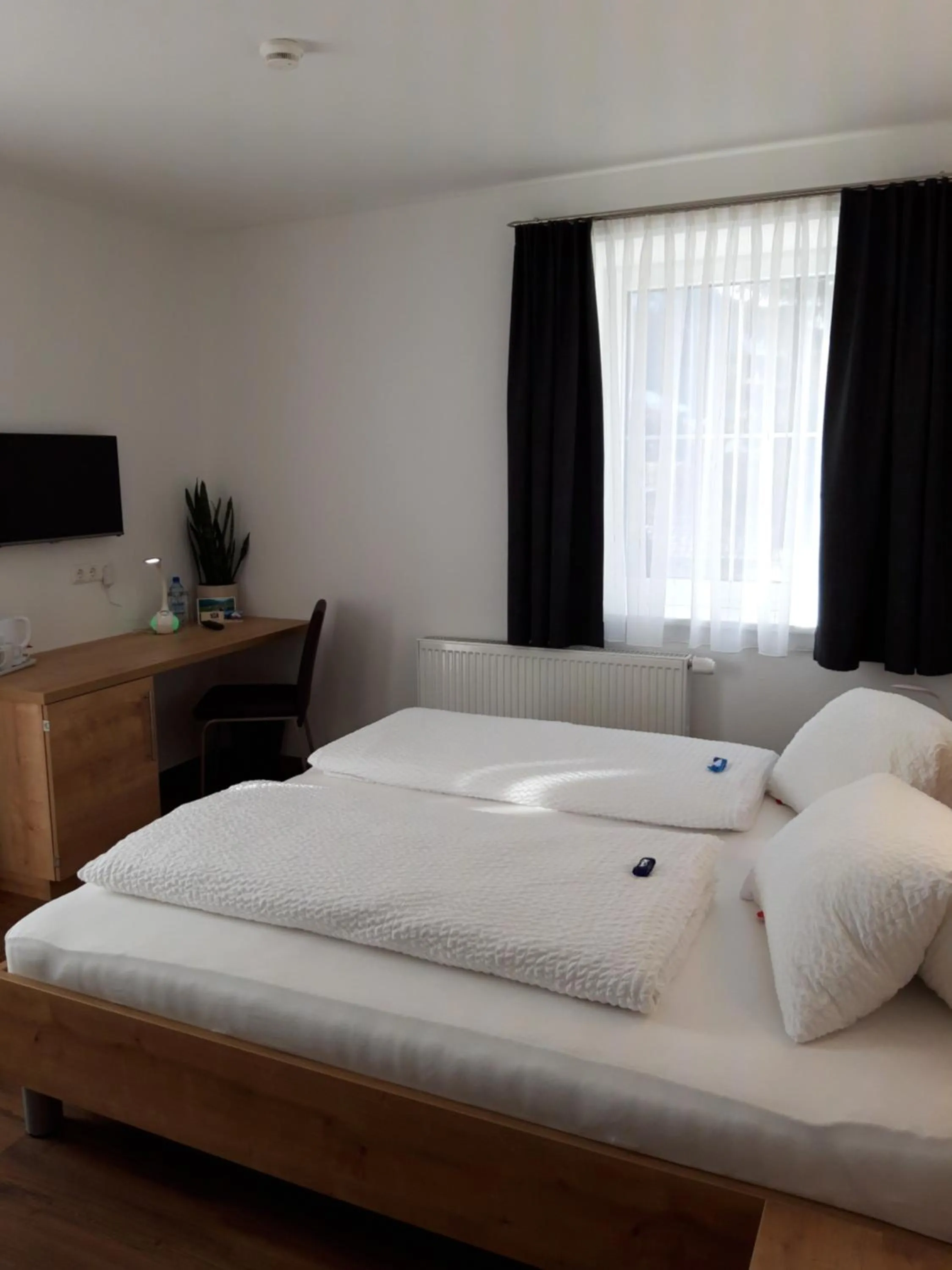 Photo of the whole room, Bed in Haus Arnold - Privatzimmer und Ferienwohnungen