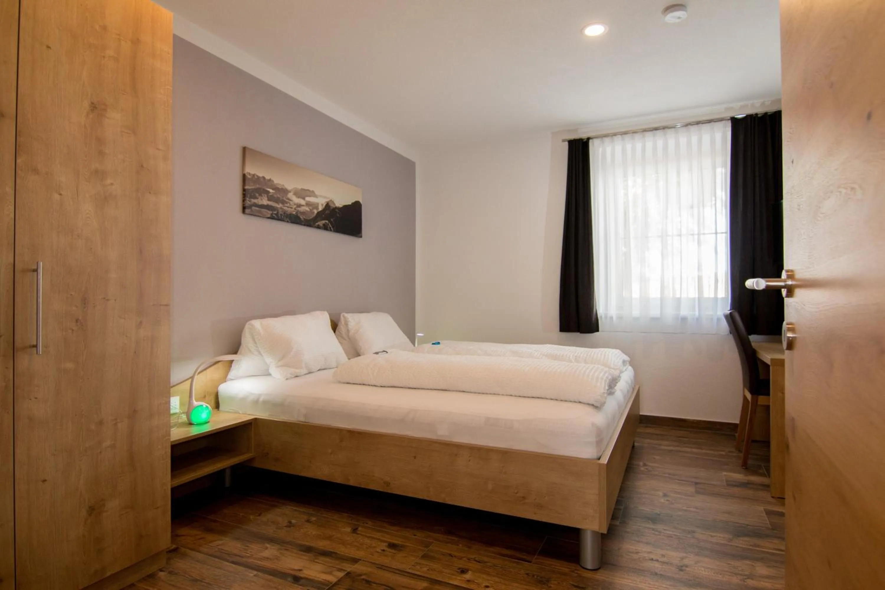 Photo of the whole room, Bed in Haus Arnold - Privatzimmer und Ferienwohnungen