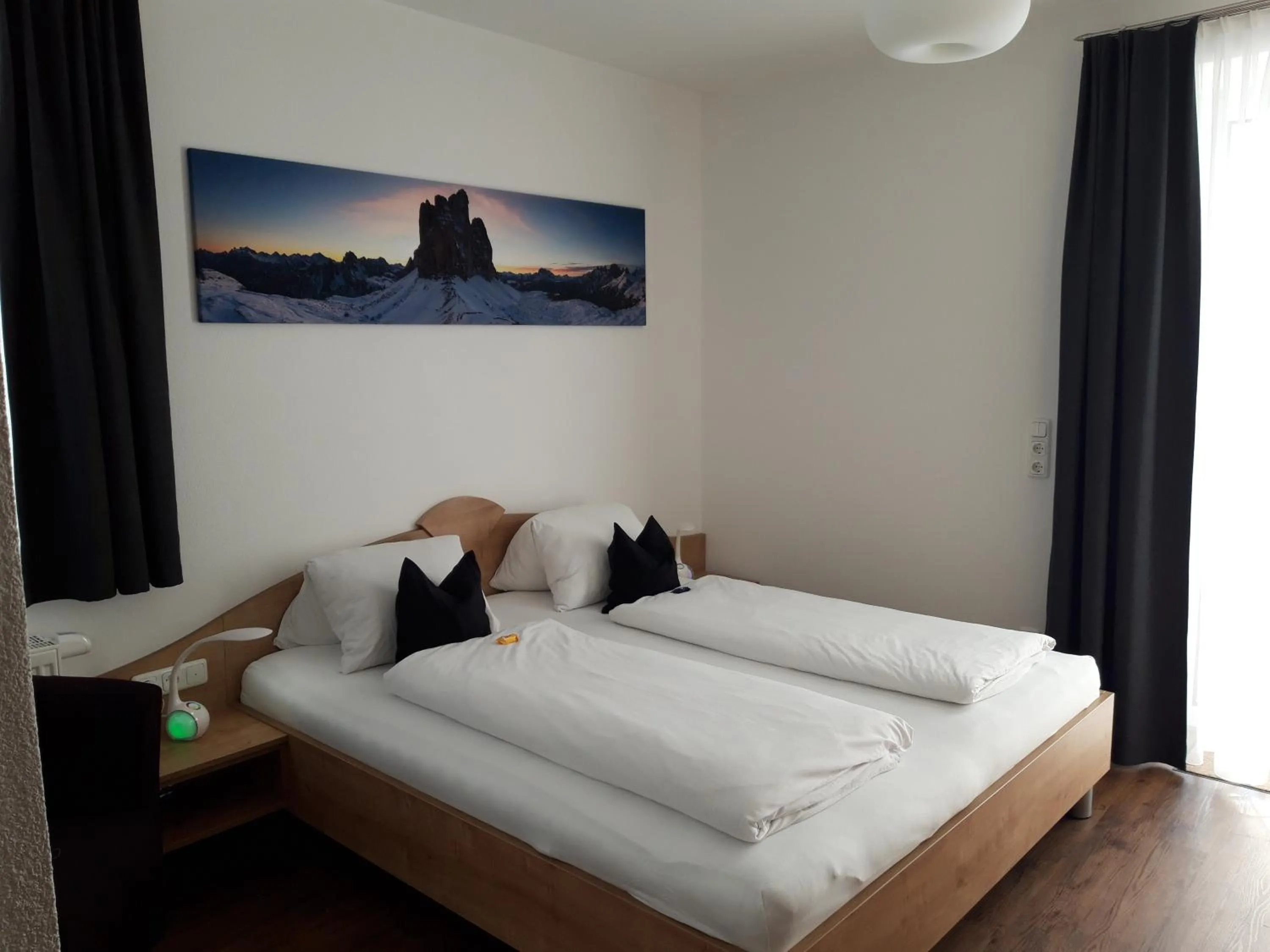Photo of the whole room, Bed in Haus Arnold - Privatzimmer und Ferienwohnungen